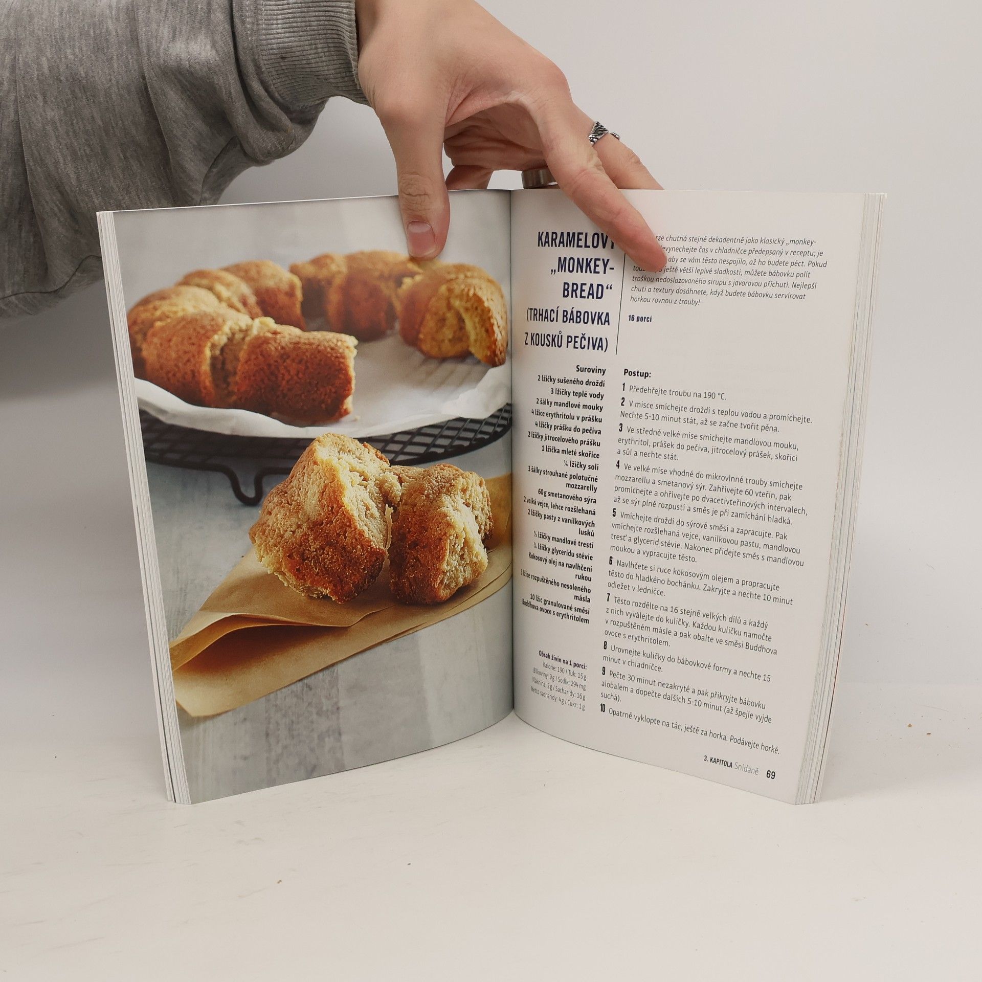 Lucie Schürerová Keto pečivo : od baget a houstiček po koláče a muffiny, 100% nízkosacharidové, keto pečivo ke každému jídlu
