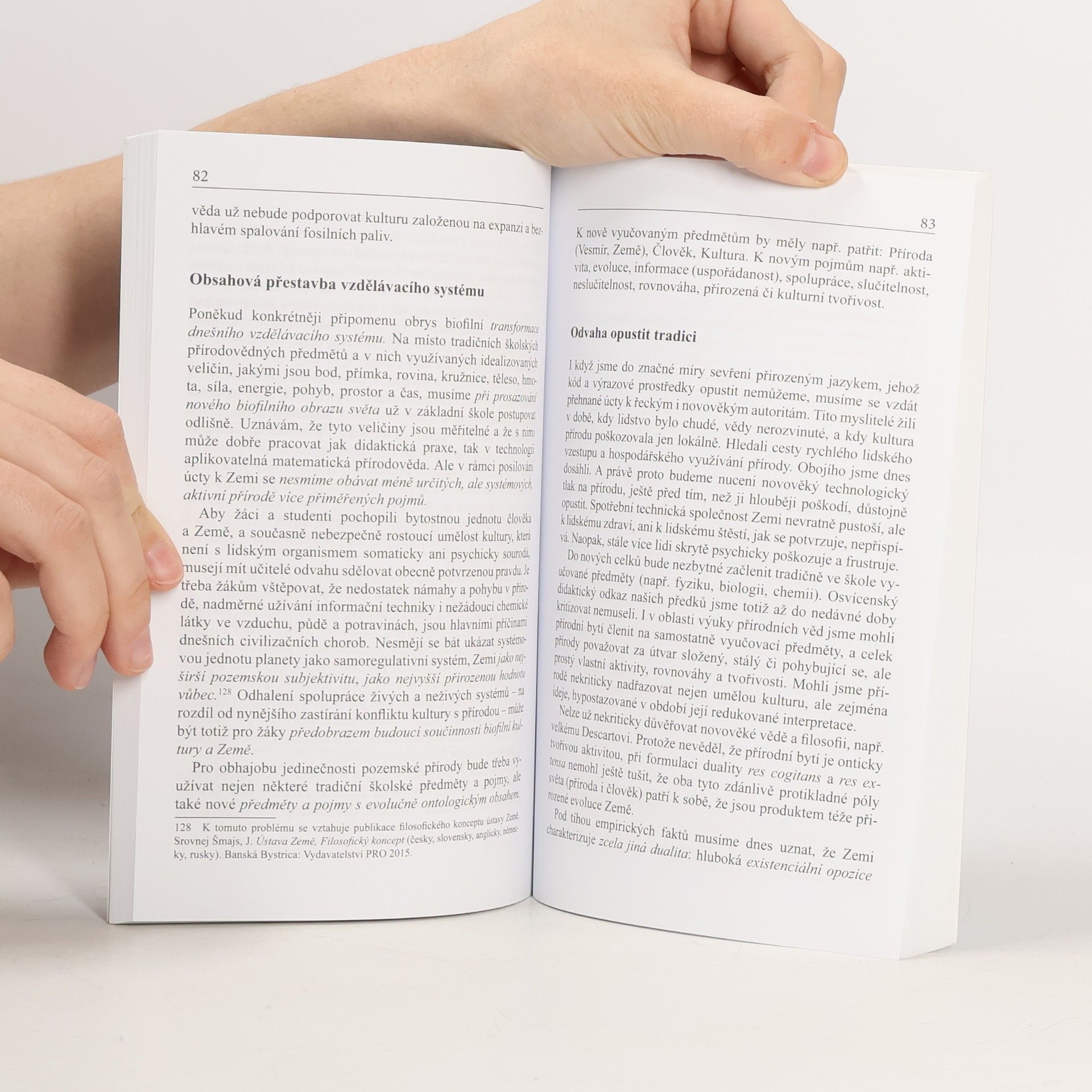 Josef Šmajs Pes je zakopán v ontologii: Evoluce, informace, rozhovory, články a krátké úvahy
