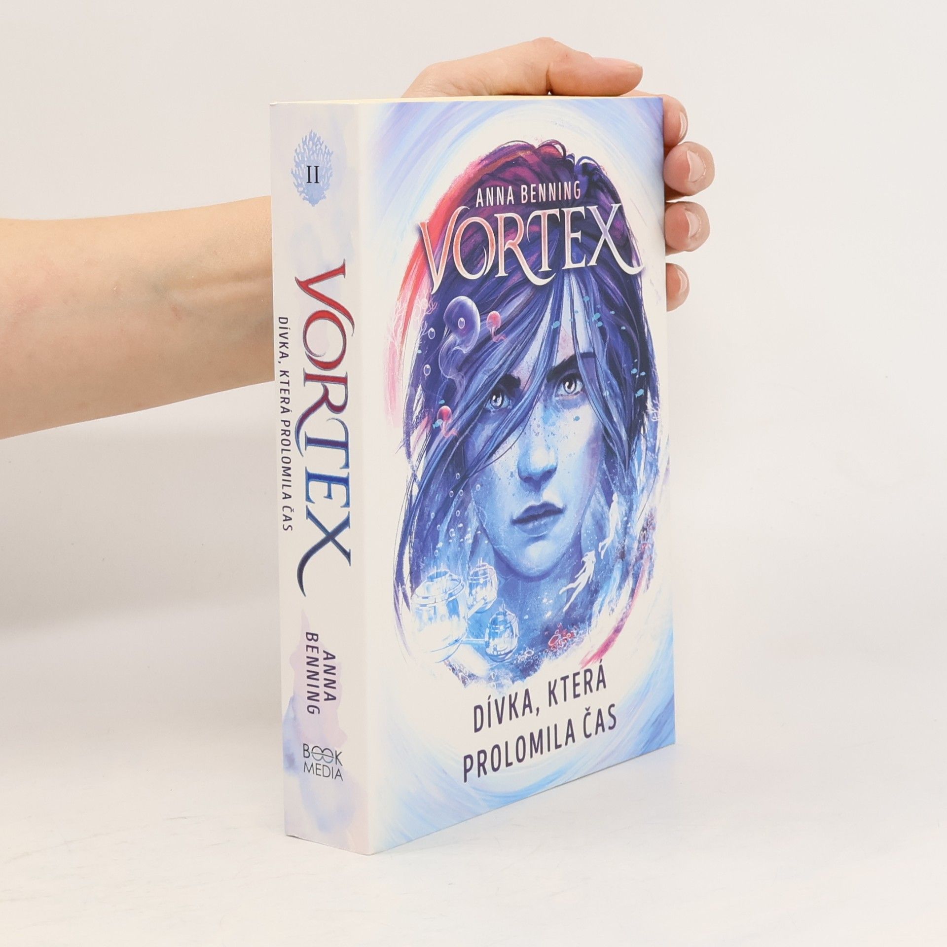 Vortex. Druhý díl, Dívka, která prolomila čas