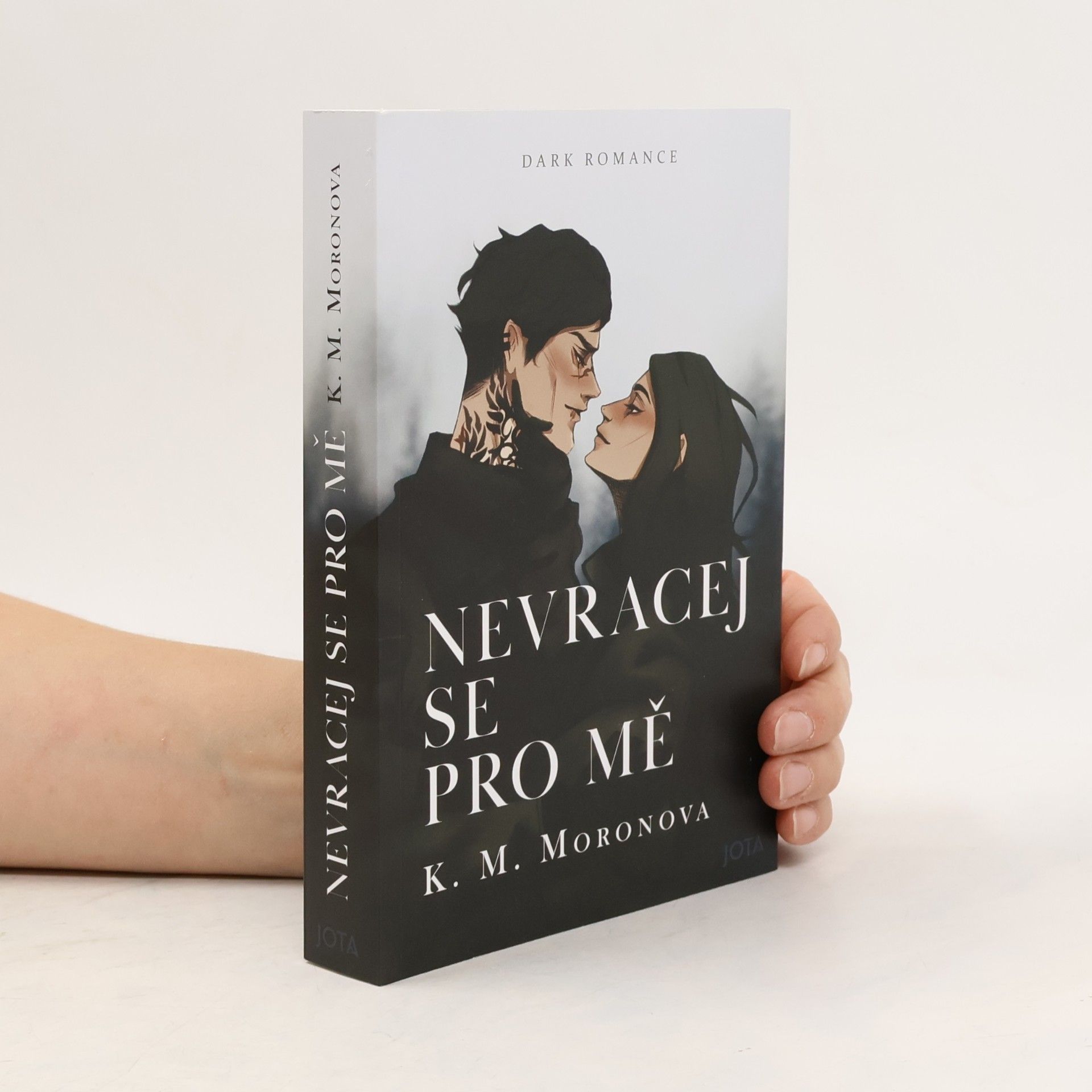K M Moronova Nevracej se pro mě