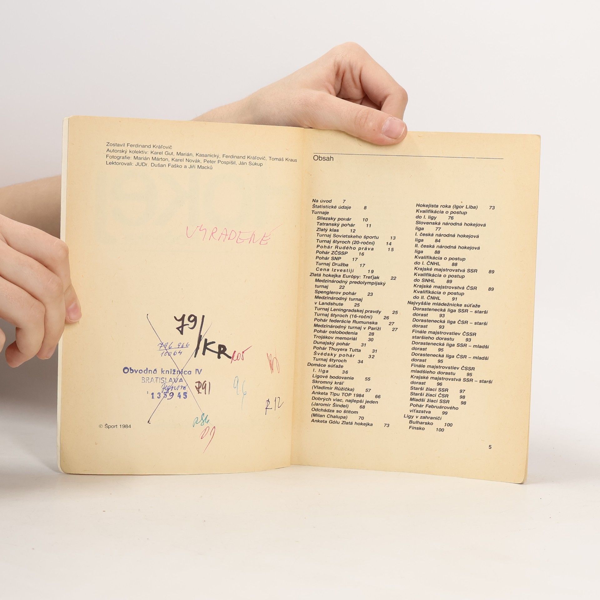 Kolektiv autorů Hokej. Ročenka 83/84