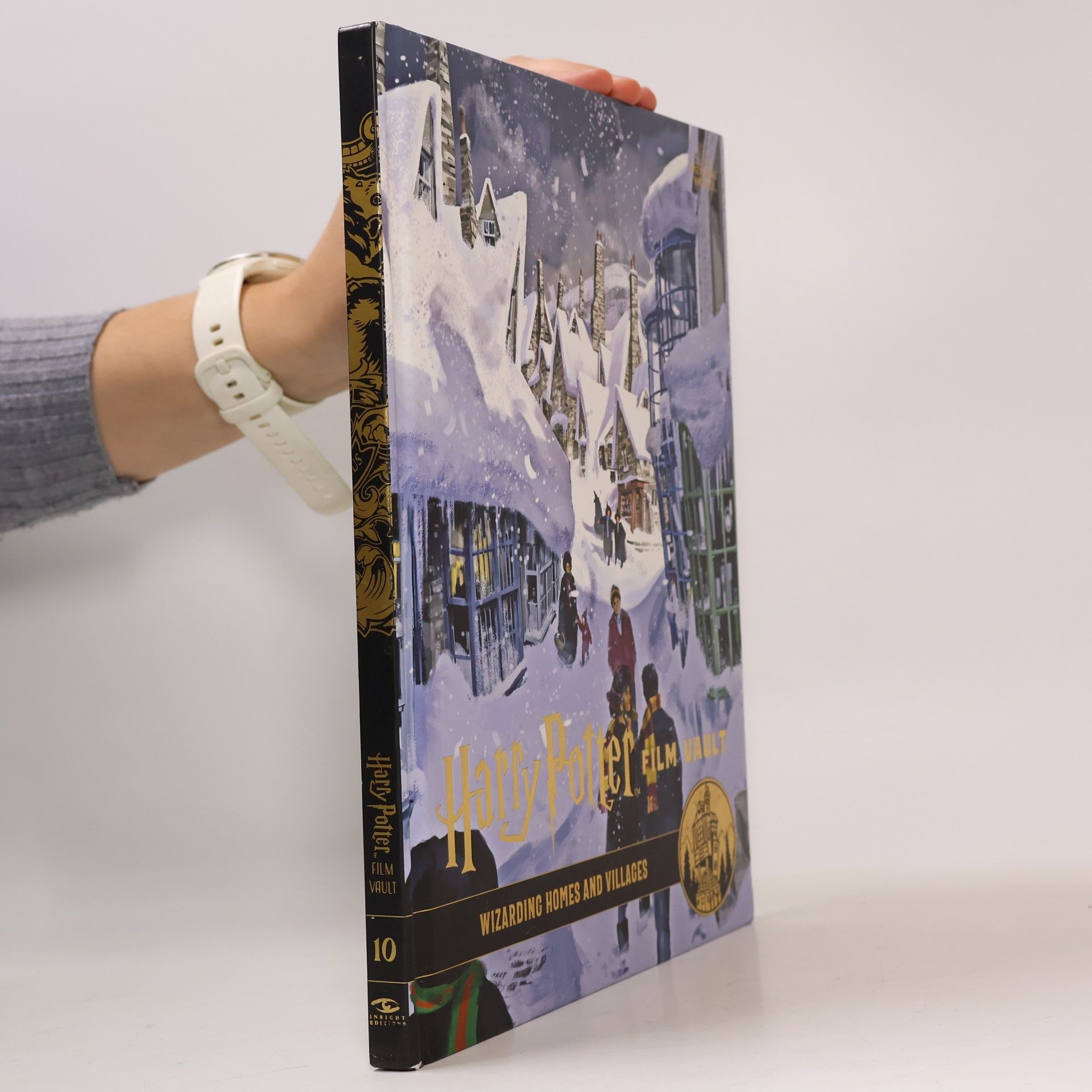 Insight Editions Harry Potter: Film Vault: Volume 10: Wizarding Homes and Villages