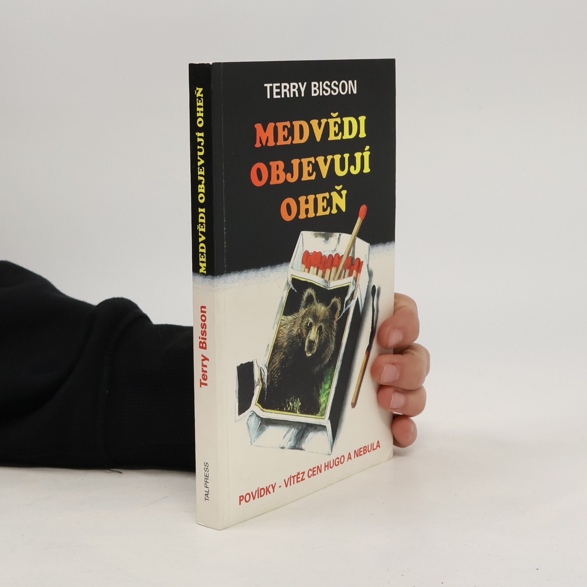Medvědi objevují oheň