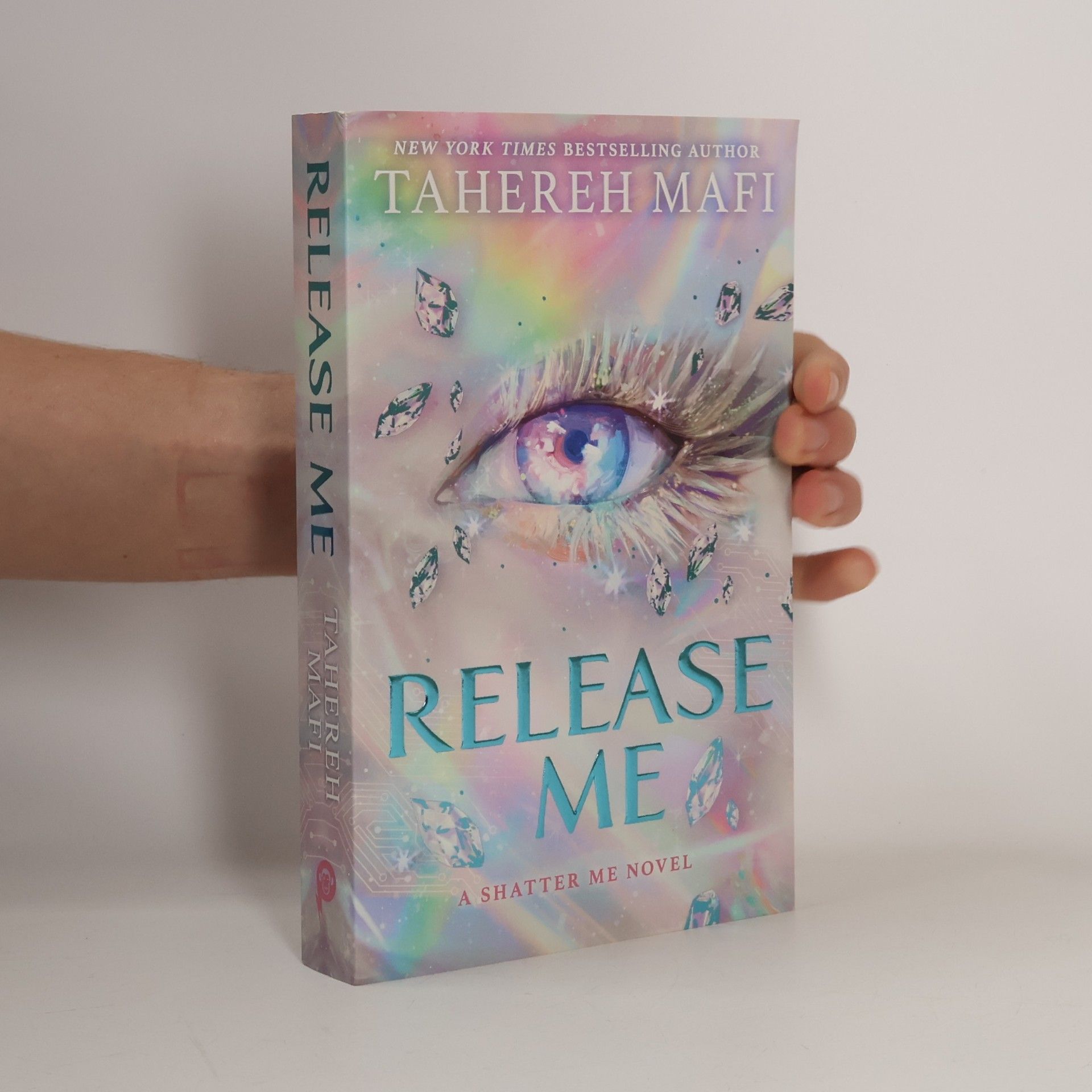 Release Me: The sequel to the Sunday Times and NYT bestseller WATCH ME, set in the dystopian romantasy world of global sensation Shatter Me – new for 2026! (Shatter Me: The New Republic)