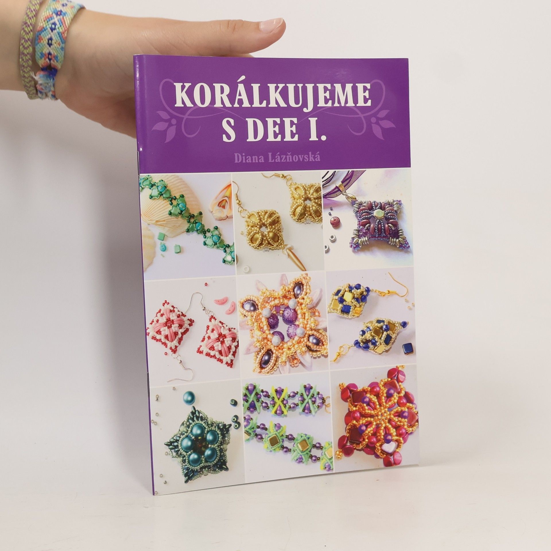 Korálkujeme s Dee I.