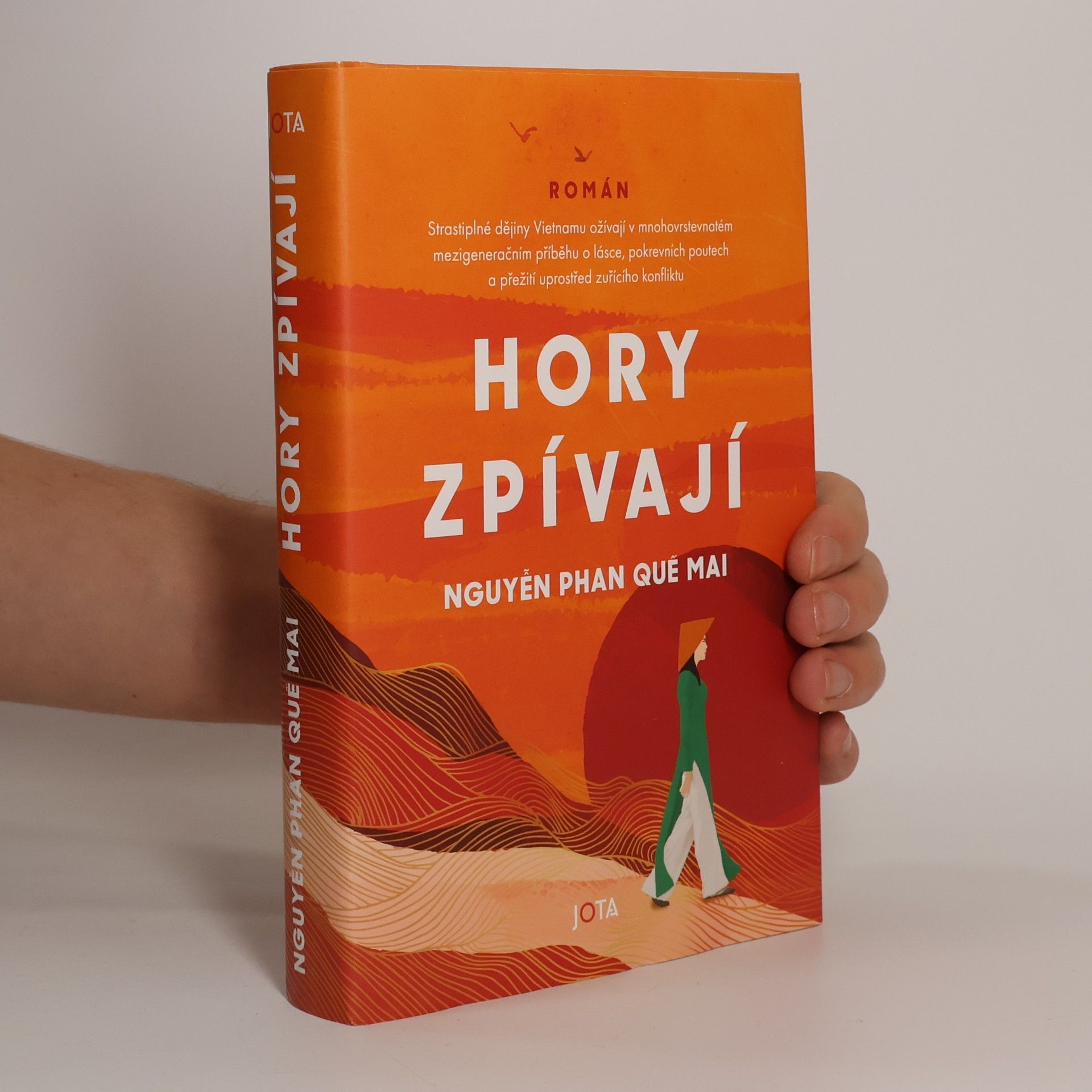 Nguyễn Phan Quế Mai Hory zpívají