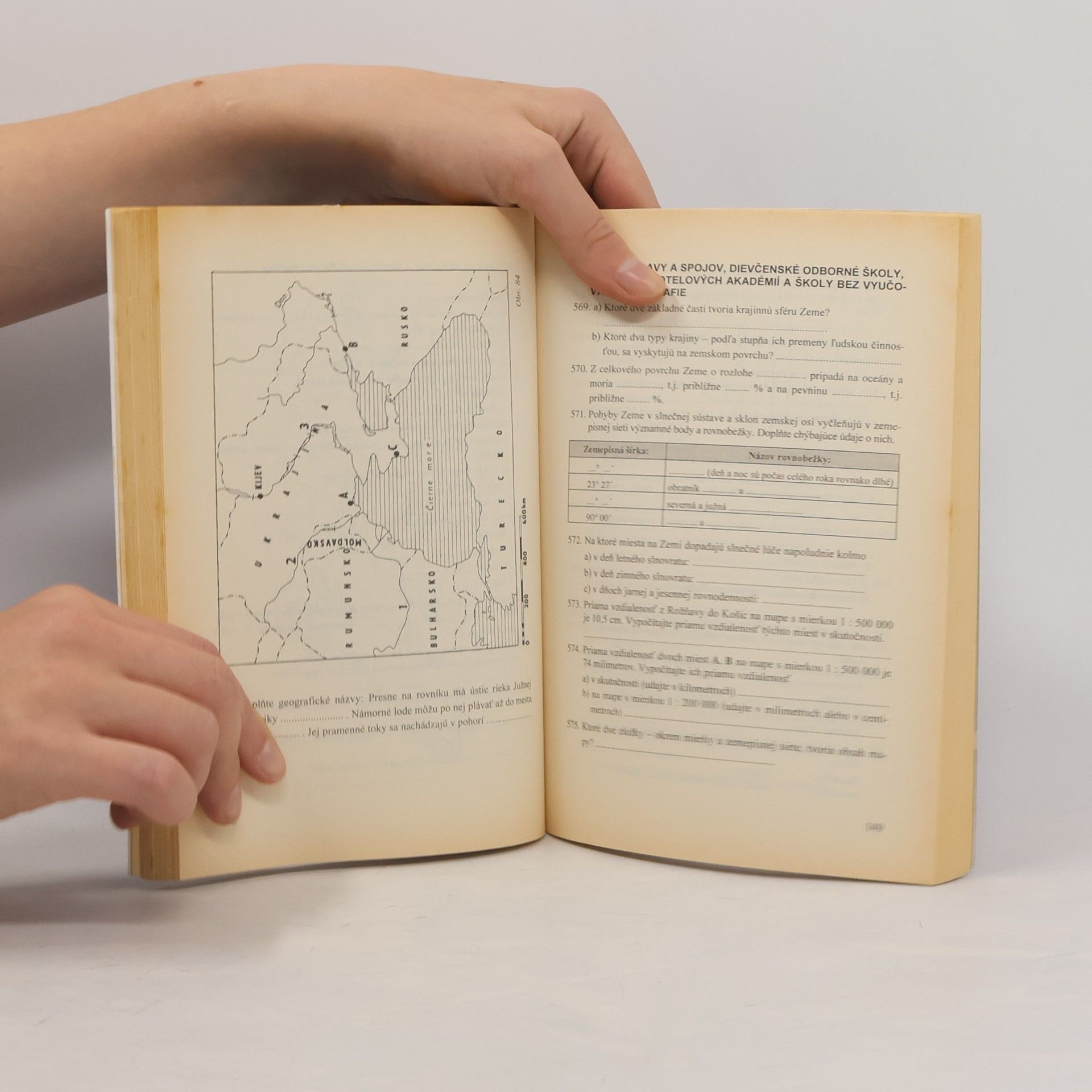 Collectif d'auteurs Geografia v otázkach a úlohách