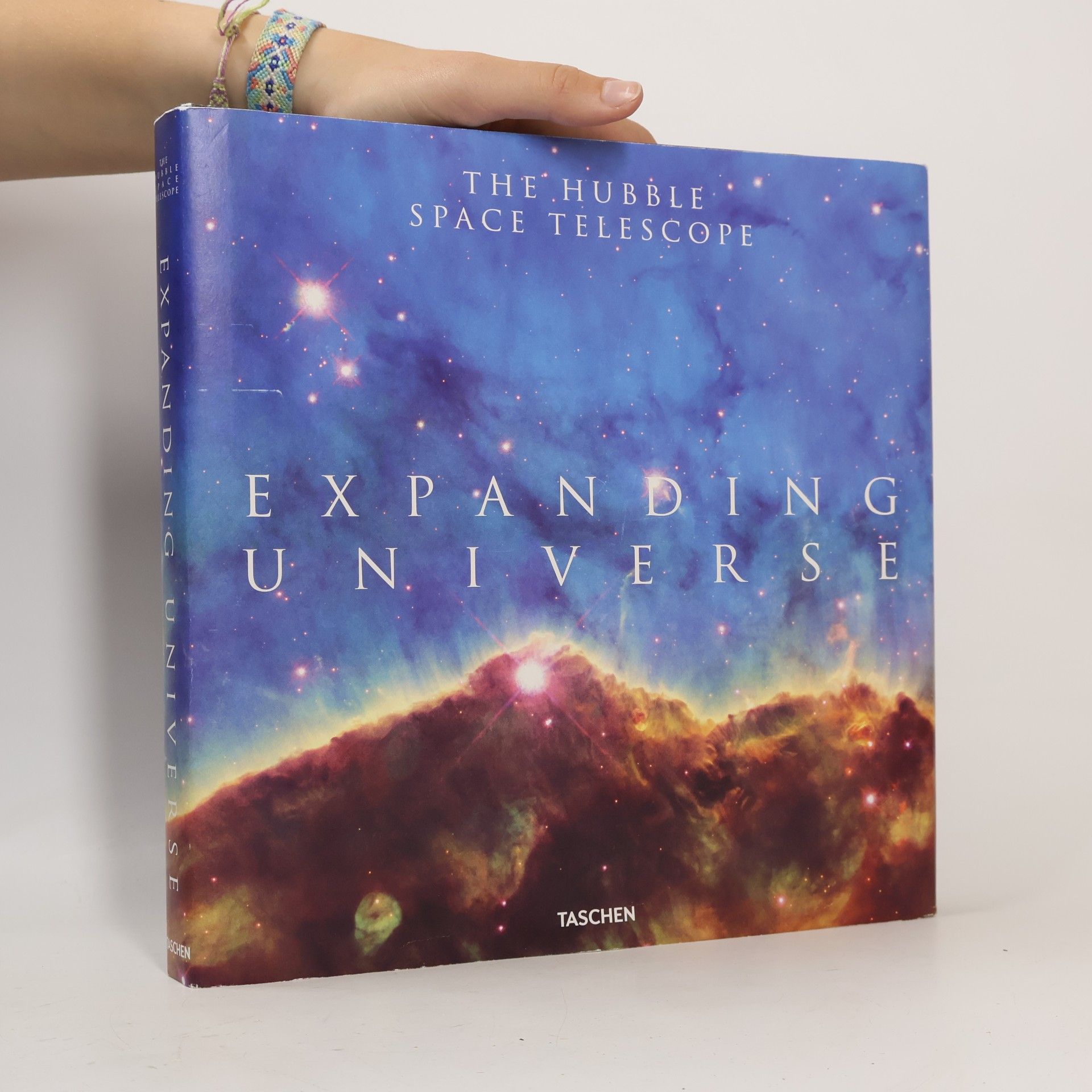 Expanding Universe. the Hubble Space Telescope