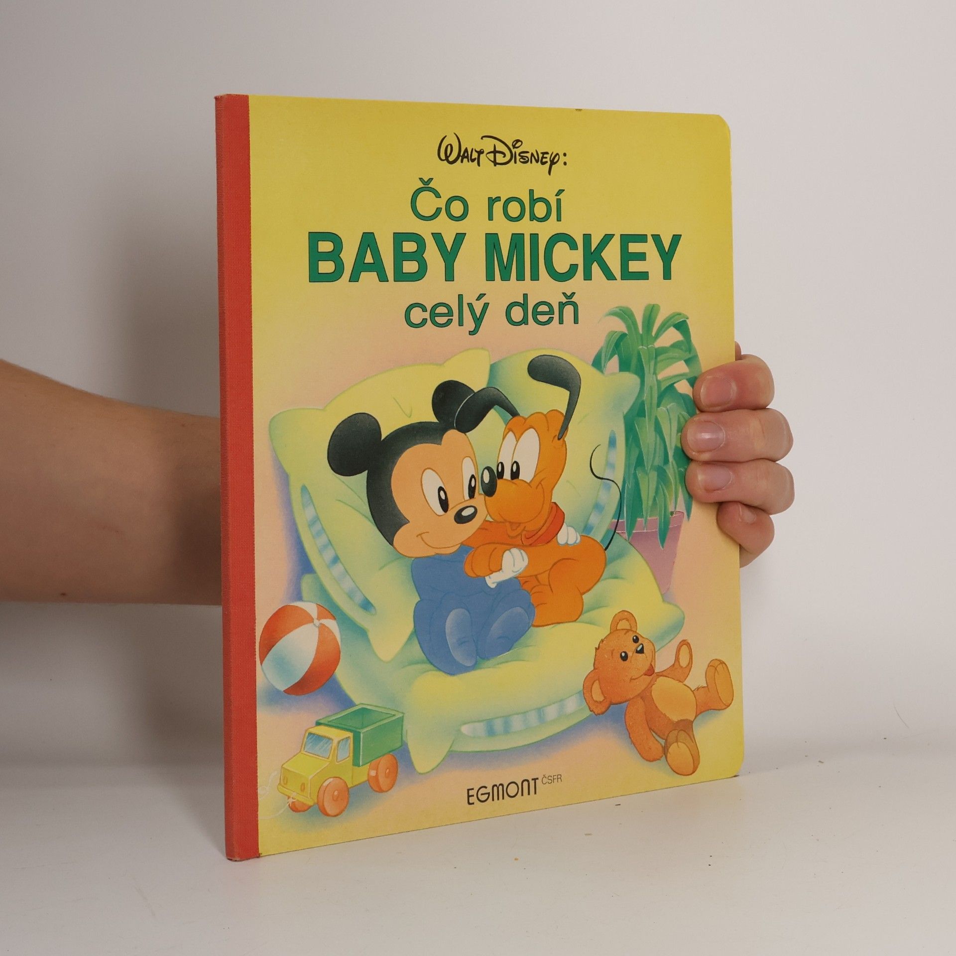 Čo robí baby Mickey celý deň