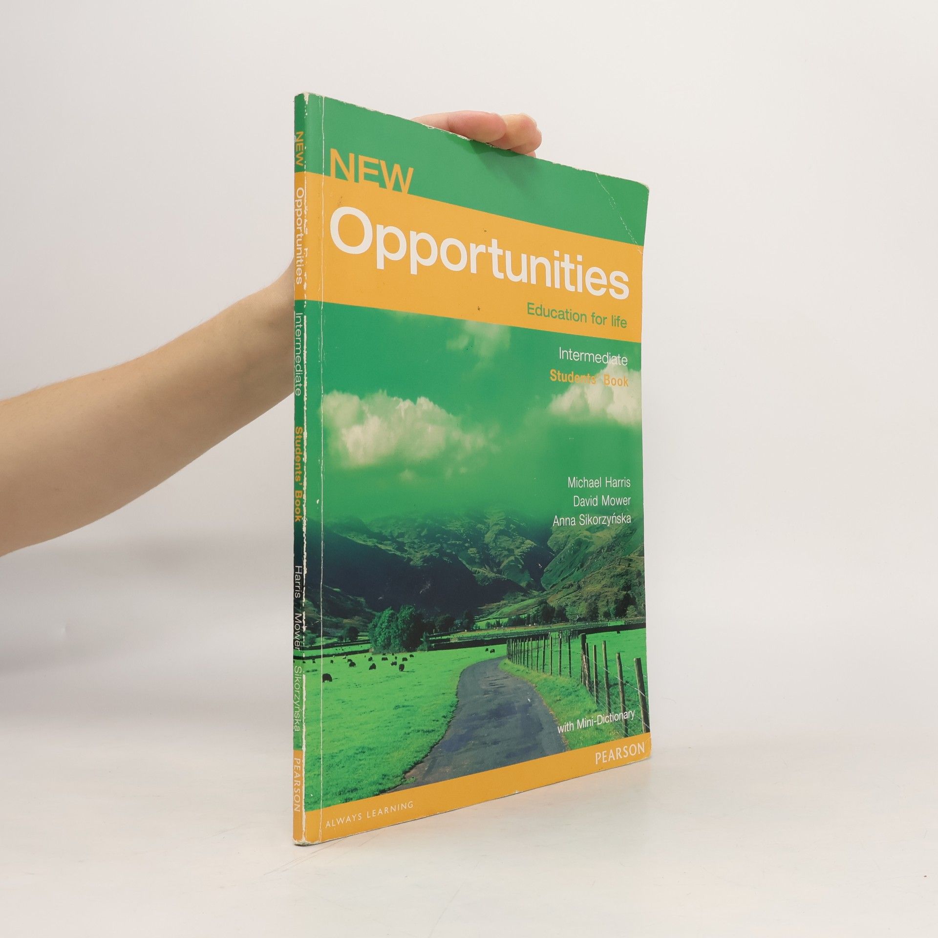 Collectif d'auteurs New Opportunities. Education for life. Intermediate Students' Book. Mini-Dictionary