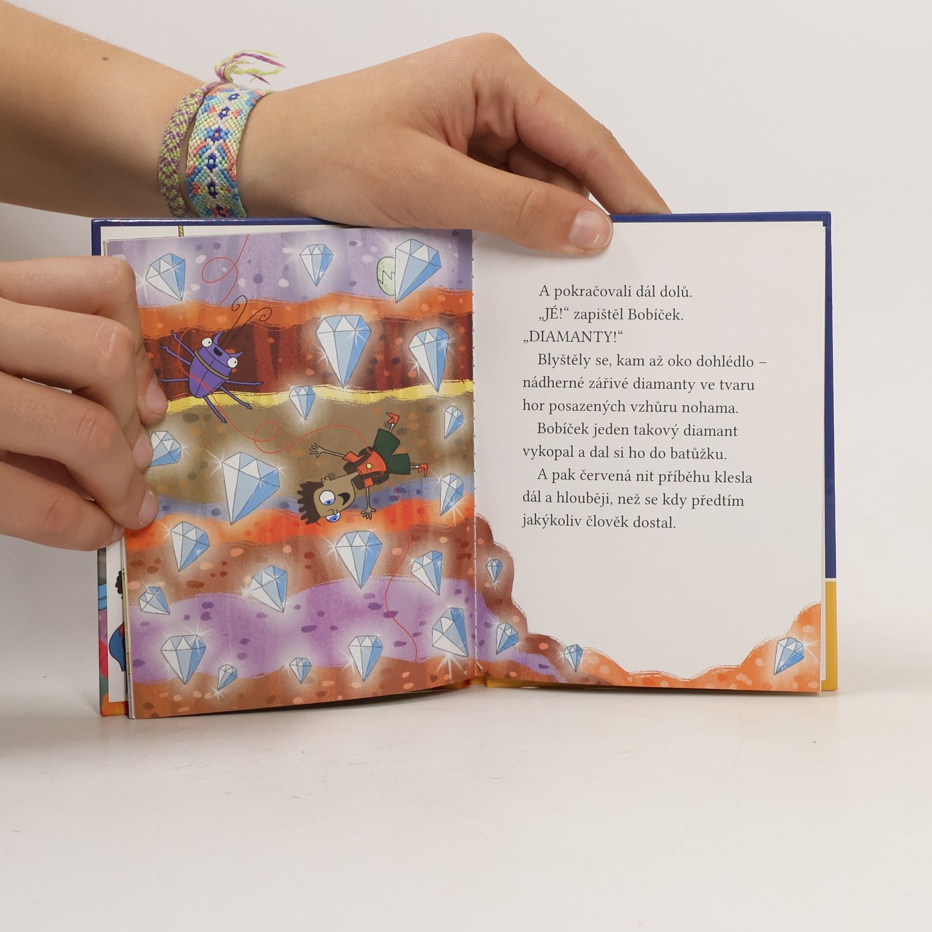 Cressida Cowell Mrňaví detektivové. Je ve středu Země horko?