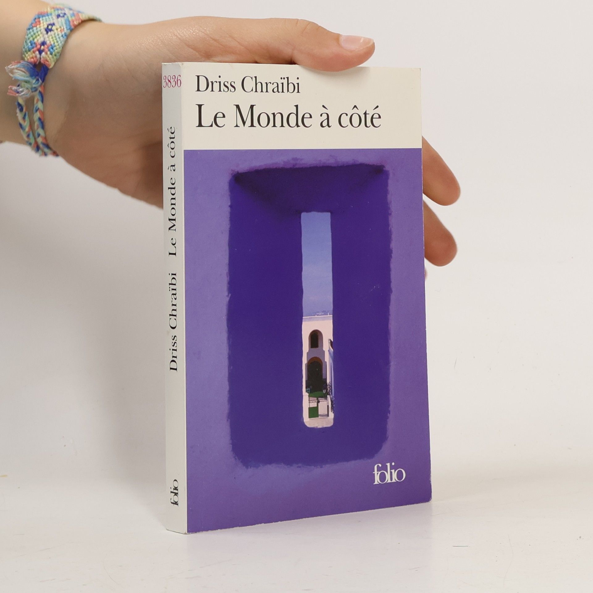 Le Monde à côté