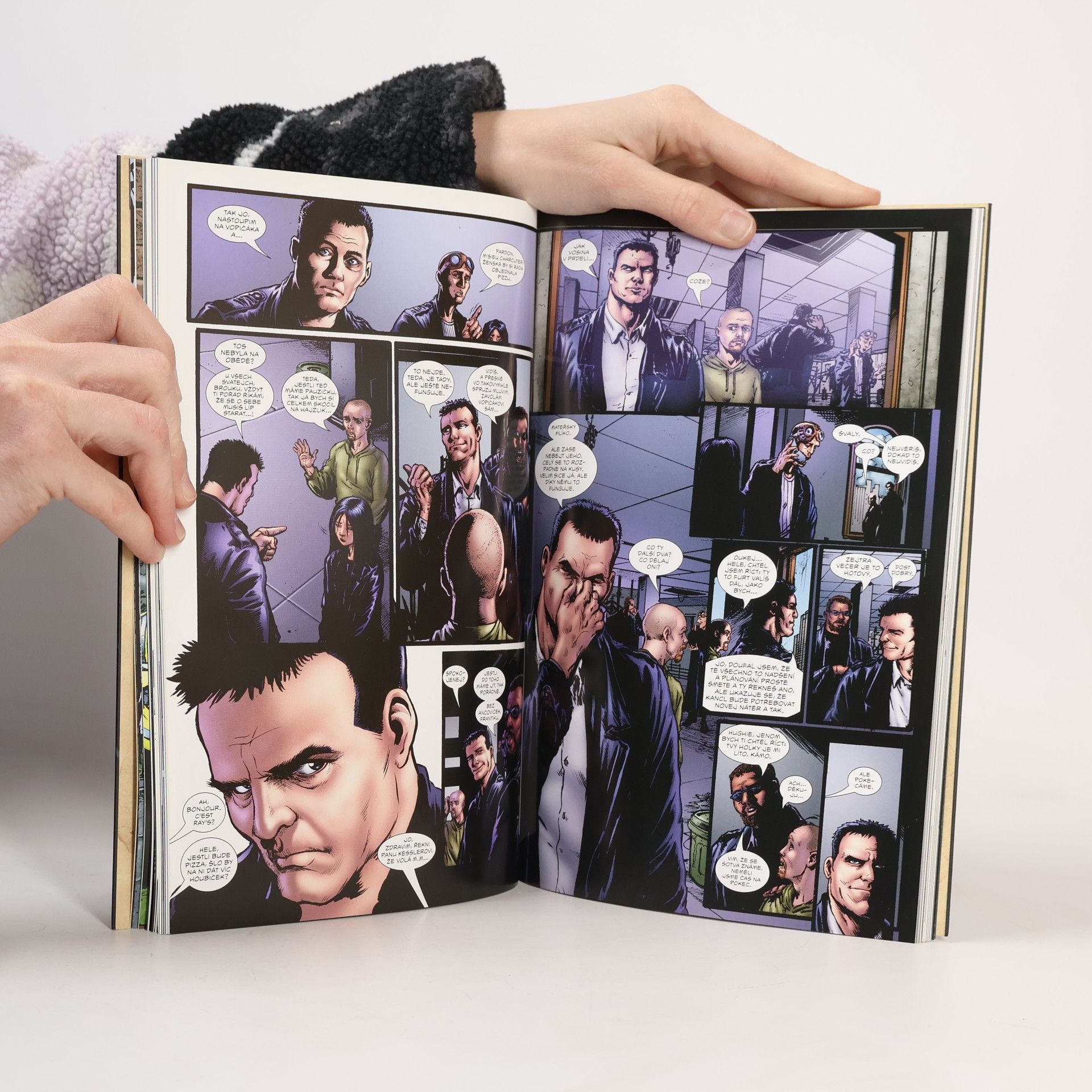 Garth Ennis Banda. Kniha první, Karty jsou rozdaný