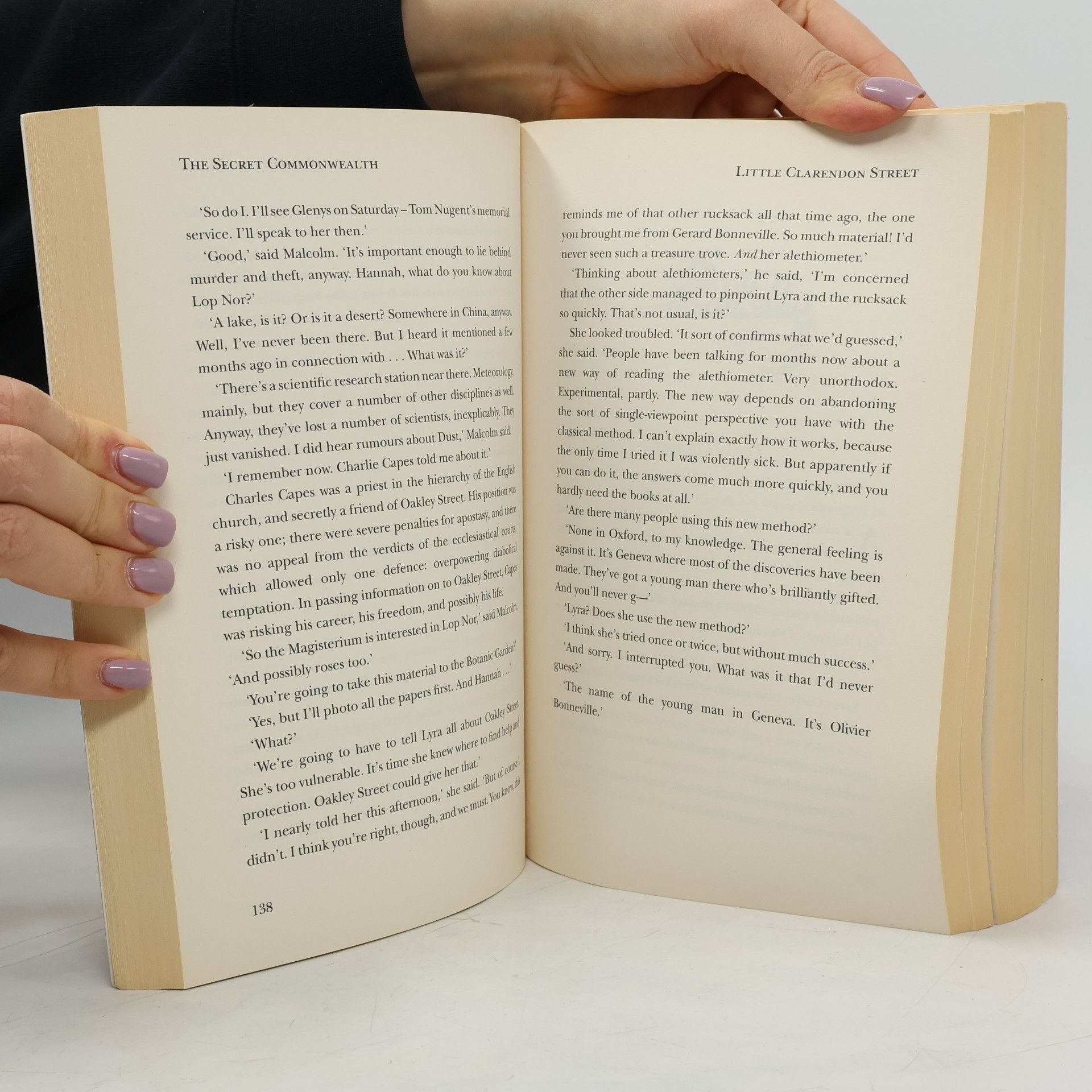 Philip Pullman The book of dust. Volume two, The secret commonwealth