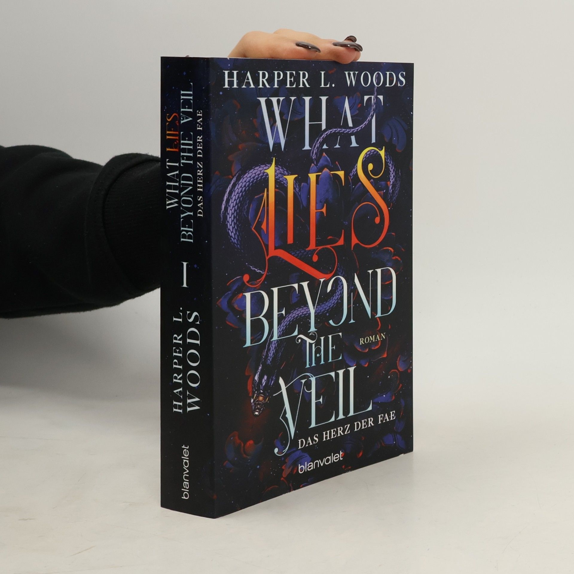 Harper L. Woods Of Flesh & Bone - 1: What Lies Beyond the Veil - Das Herz der Fae
