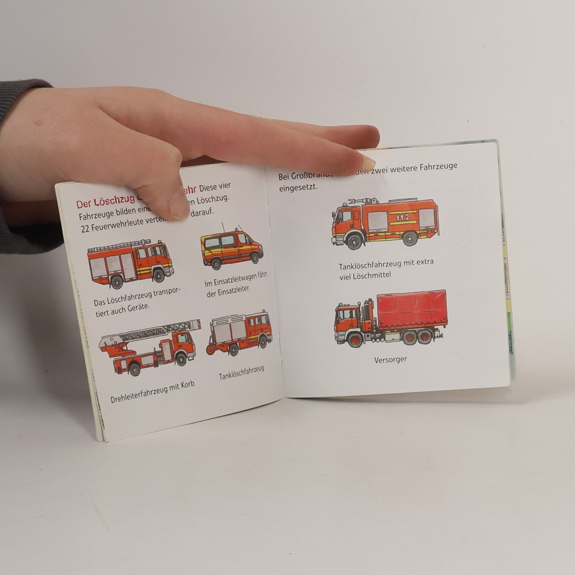 Laura Leintz Entdecke die Feuerwehr
