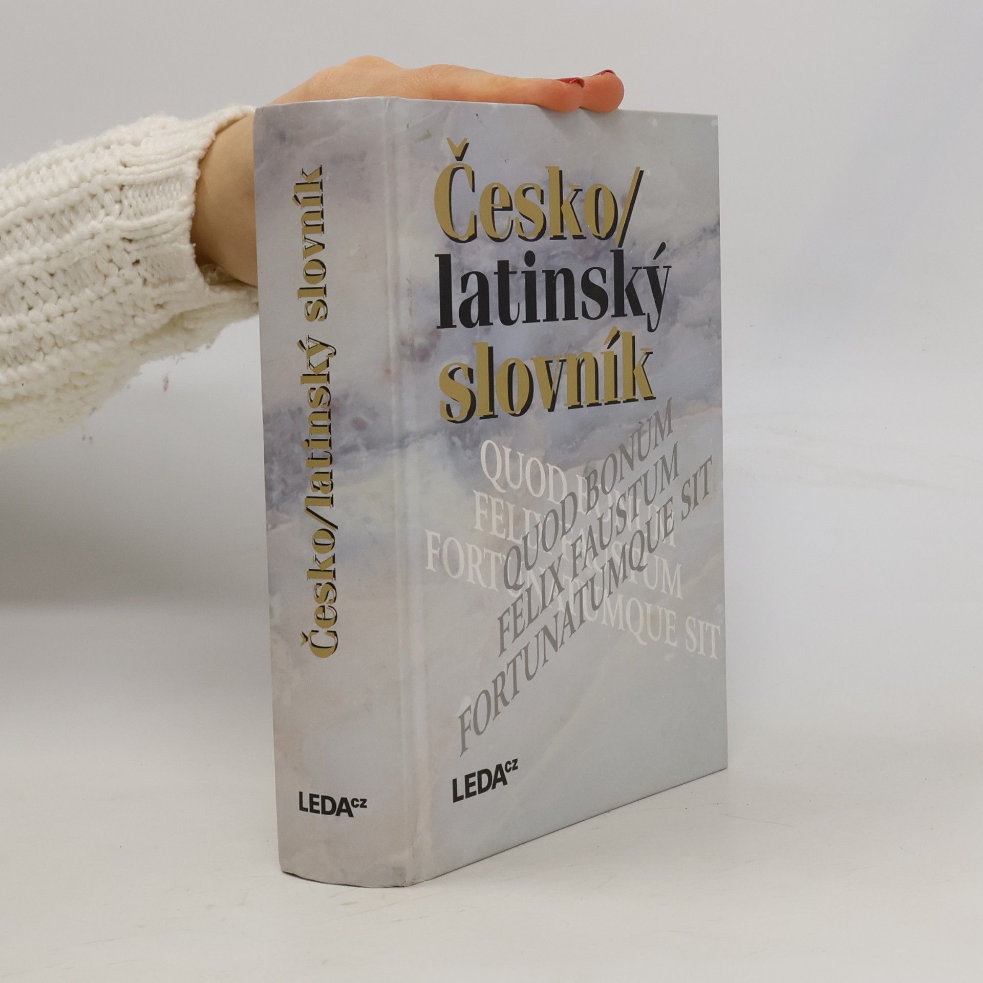 Česko/latinský slovník