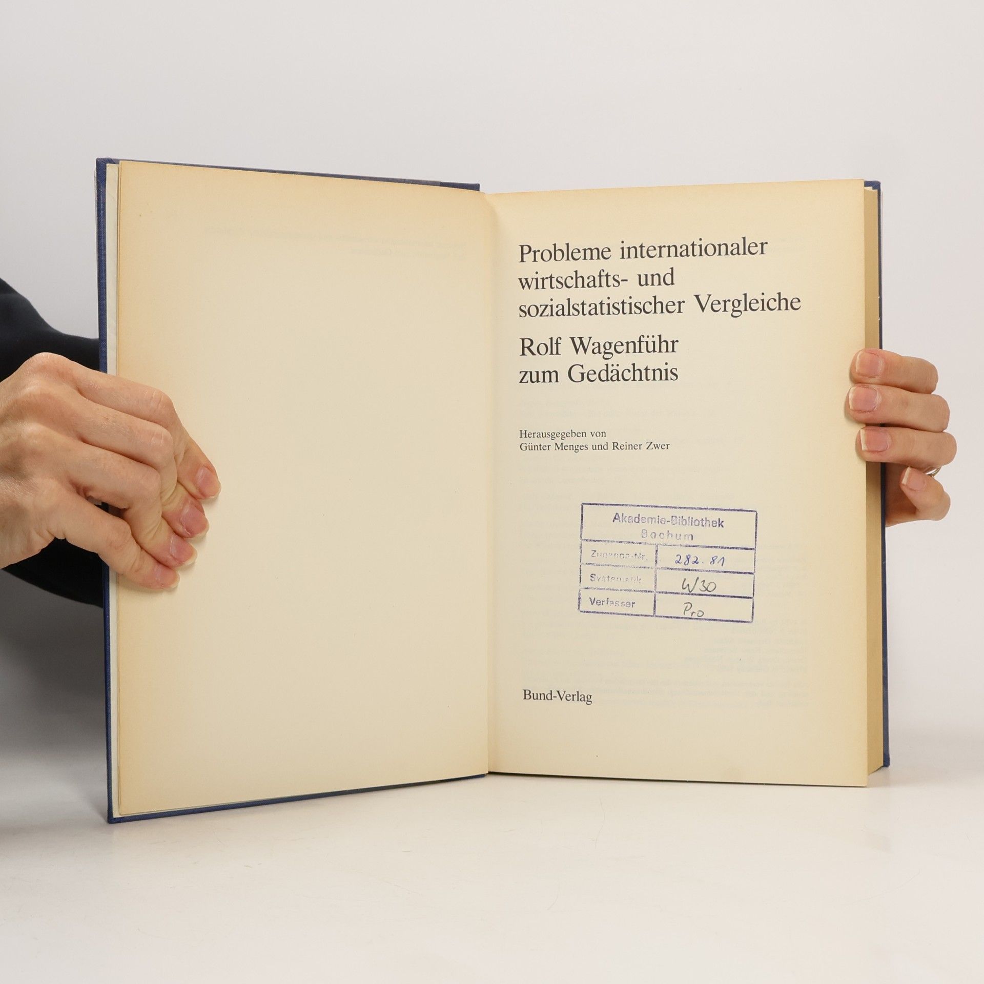 Günter Menges Probleme internationaler wirtschafts- und sozialstatistischer Vergleiche