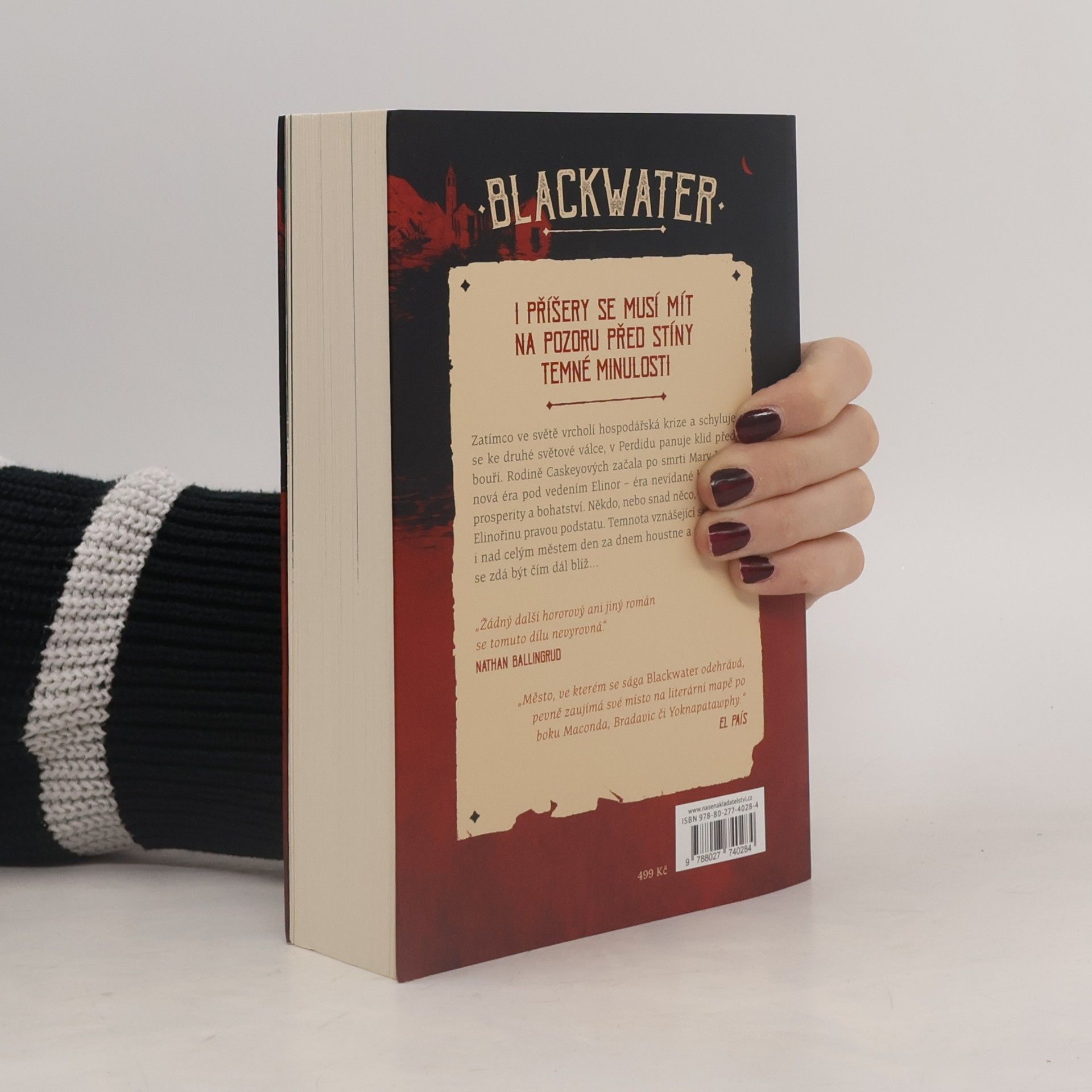 Julie Tesla Blackwater: kniha druhá