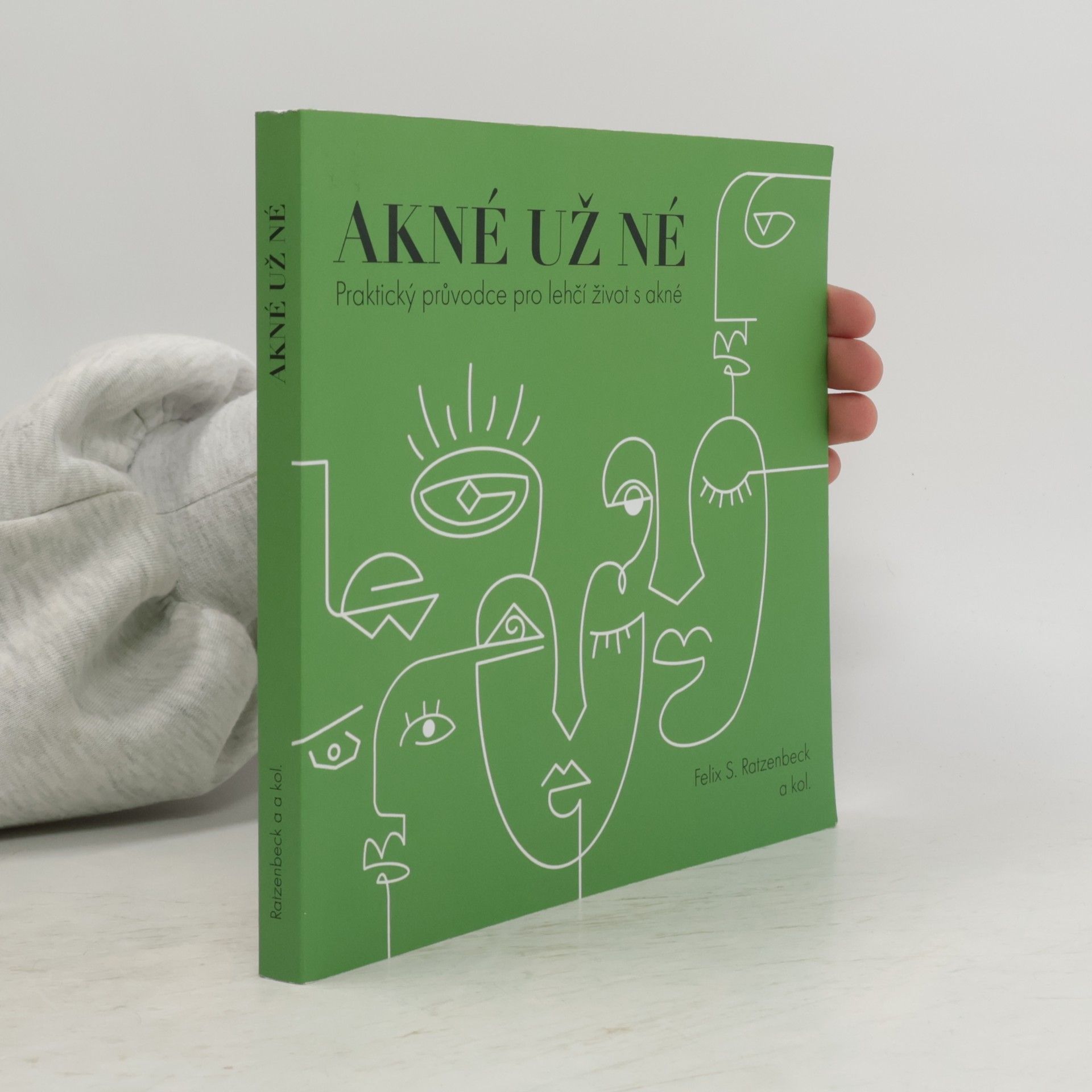 Akné už né: Praktický průvodce pro lehčí život s akné
