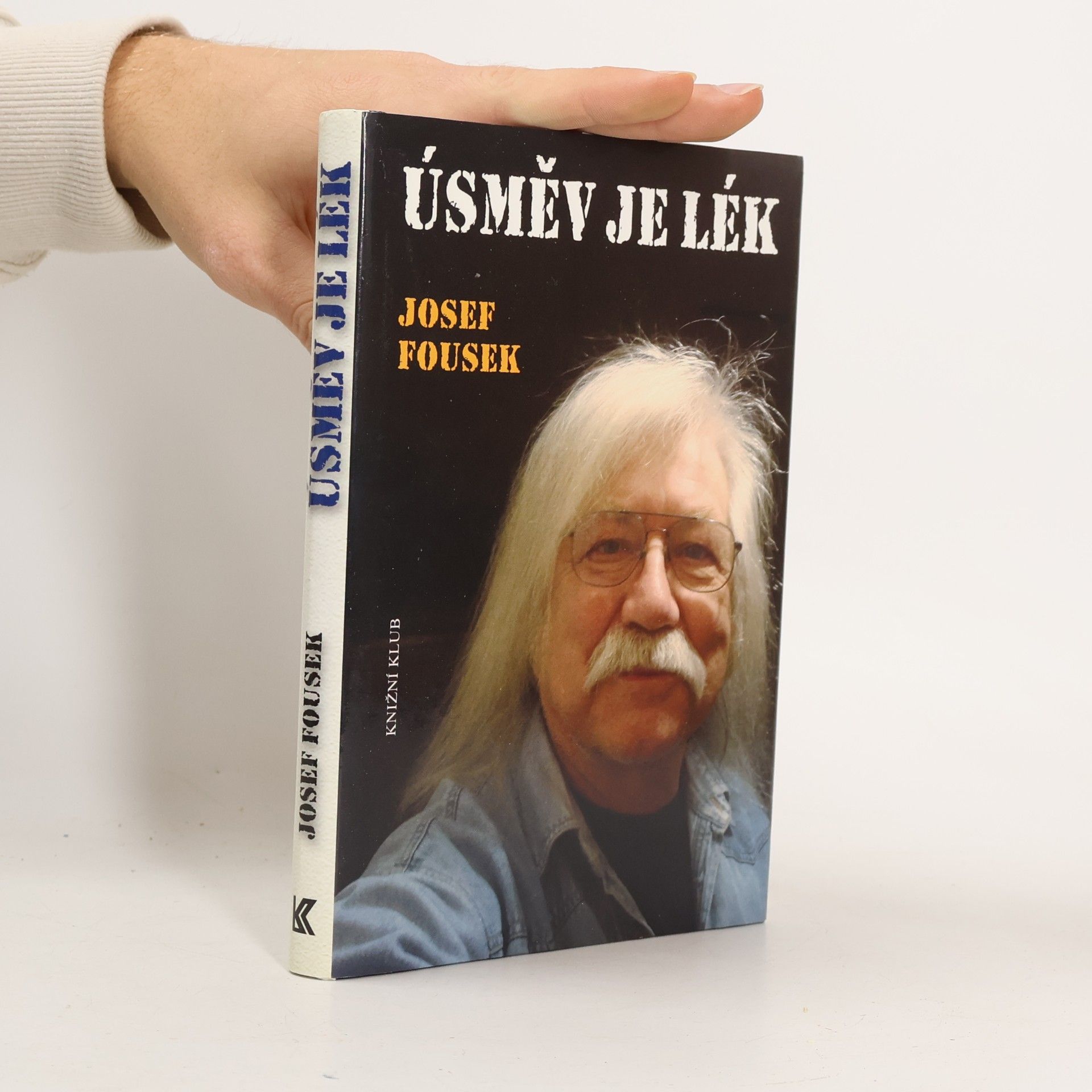Úsměv je lék: Příběhy, fejetony, texty, básně, satira