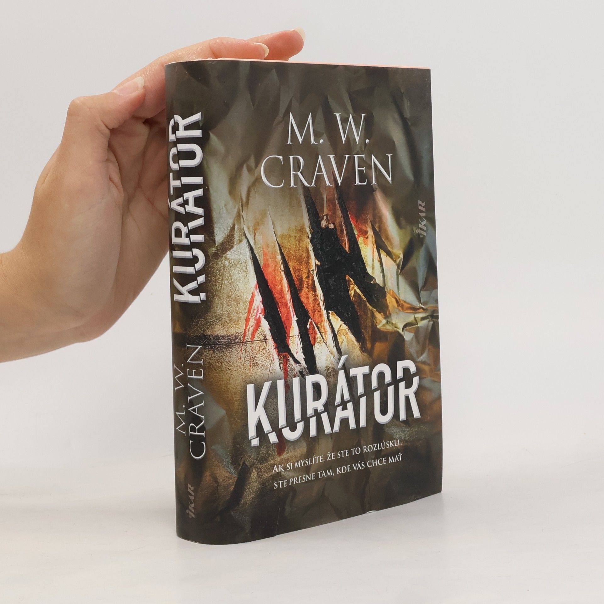 M. W. Craven Kurátor