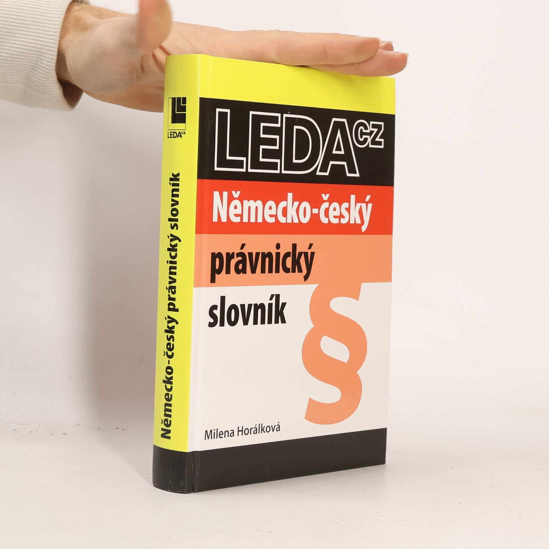 Německo-český právnický slovník = Deutsch-Tschechisch Rechts Wörterbuch
