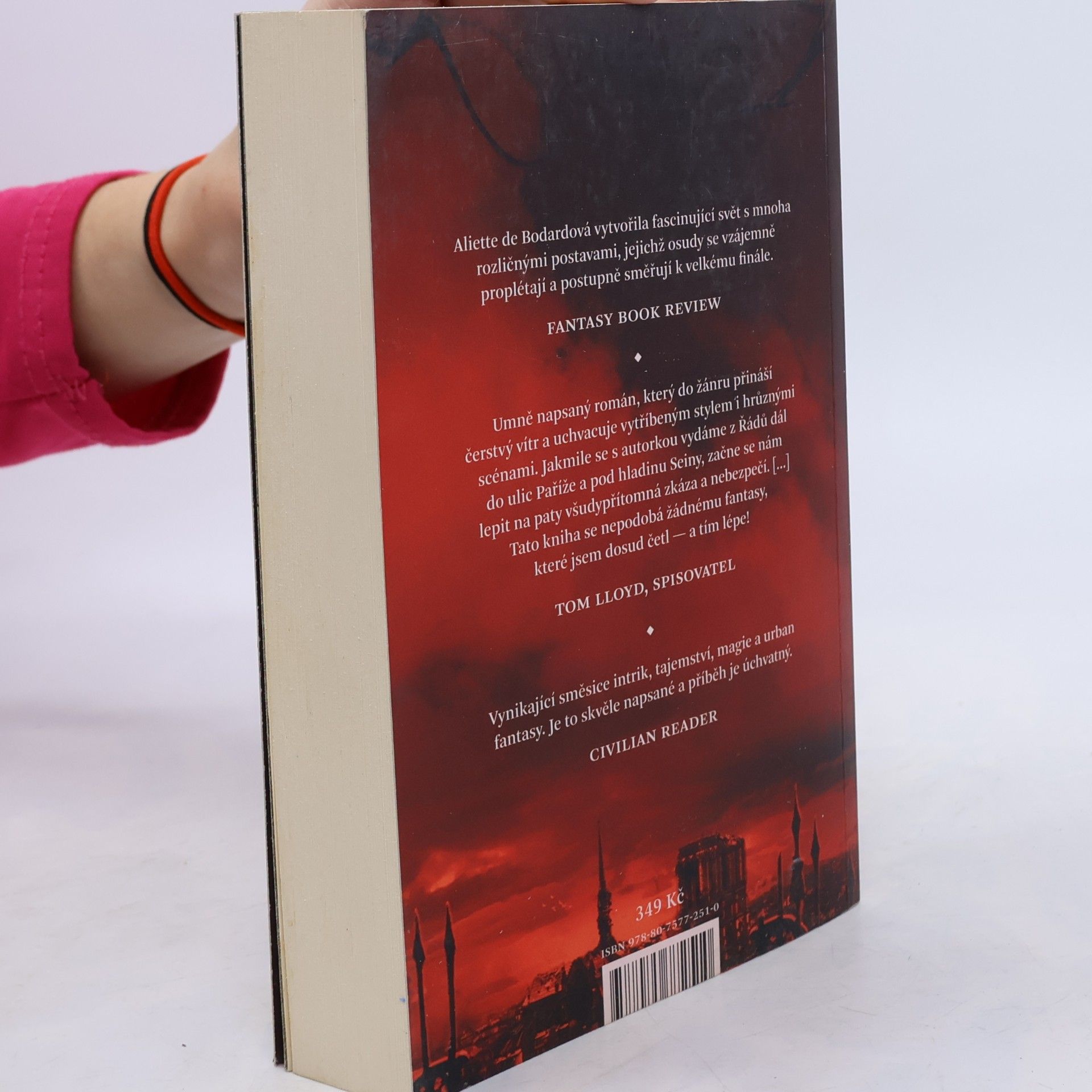 Aliette de Bodard Řád věčných trnů