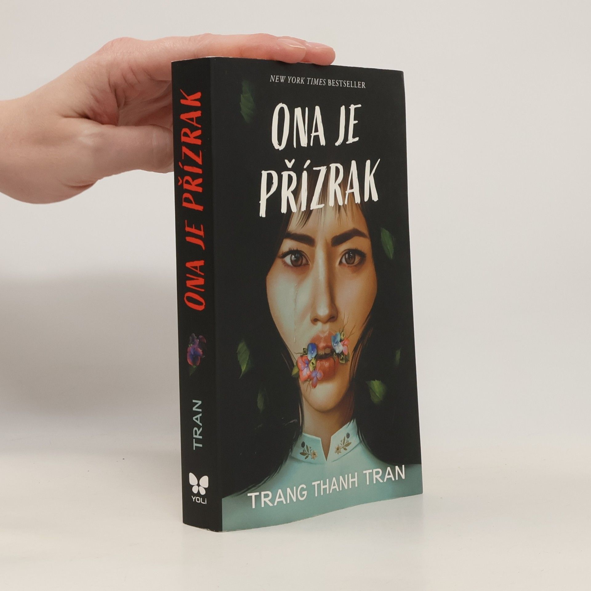 Petra Badalec Ona je přízrak