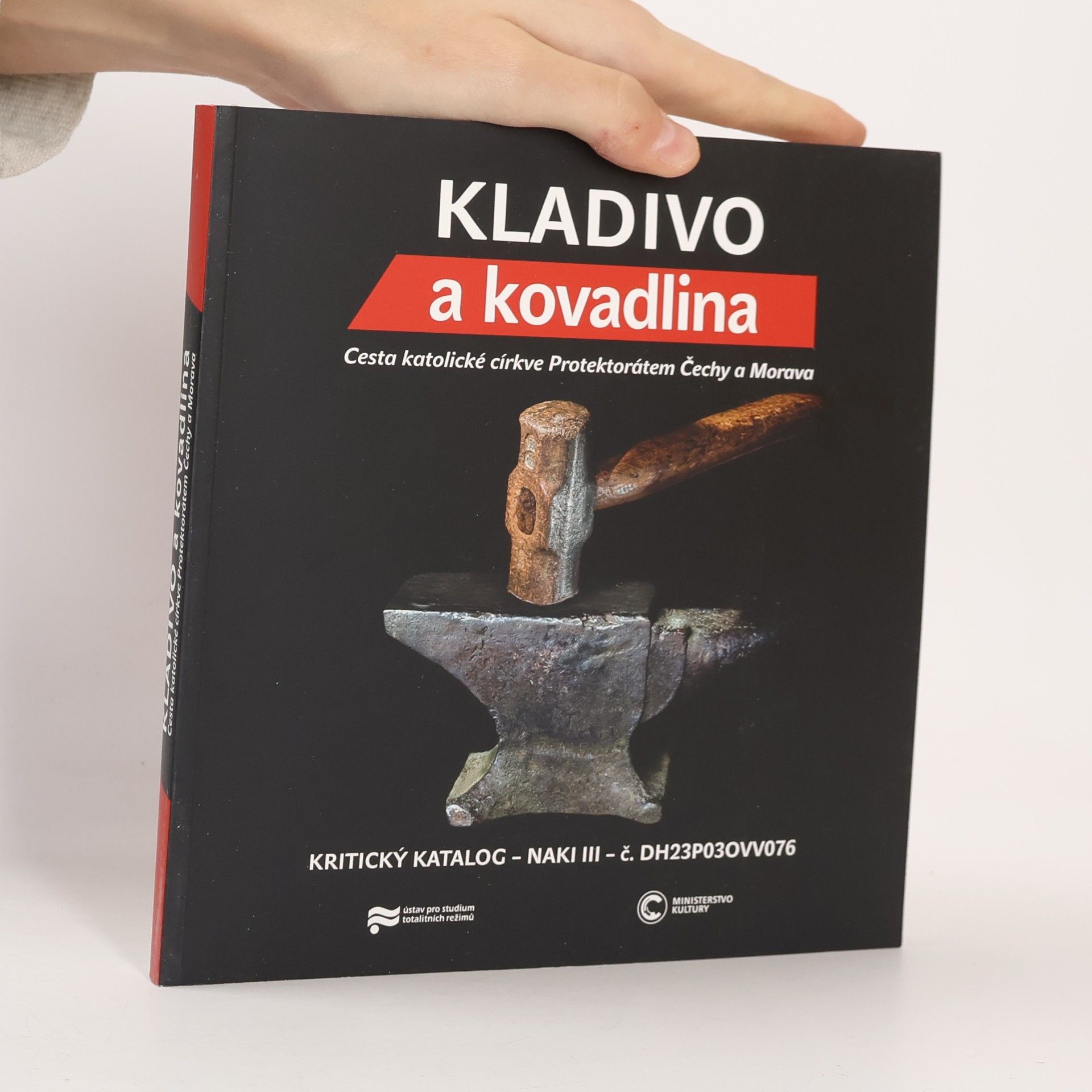 Collectif d'auteurs Kladivo a kovadlina