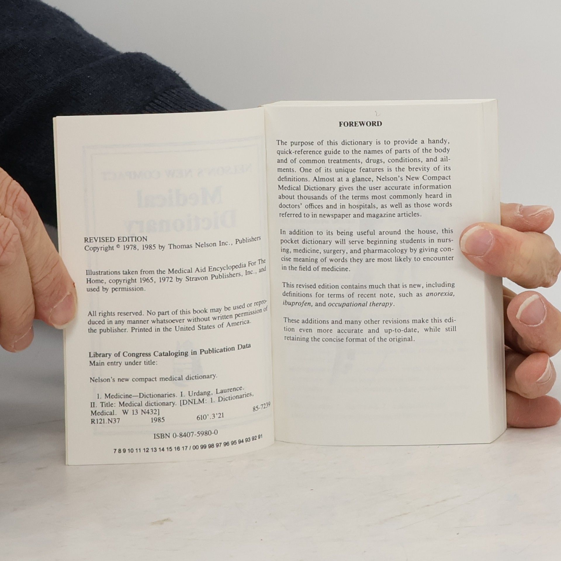 Laurence Urdang Nelson's New Compact Medical Dictionary