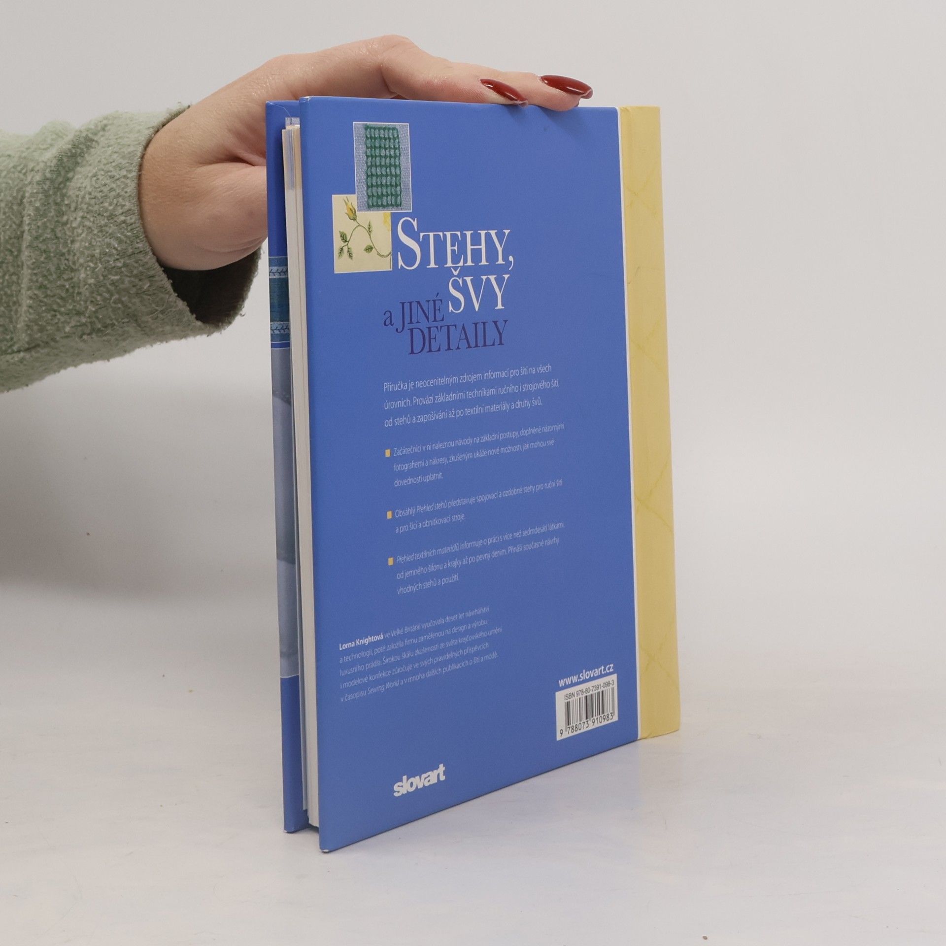 Kuo Kang Chen Stehy, švy a jiné detaily. Ilustrovaný průvodce technikami šití a materiály