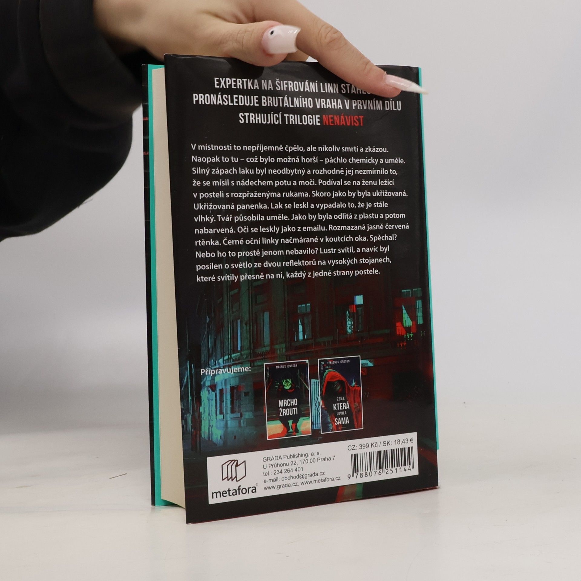 Magnus Jonsson Muž, který si hrál s panenkami