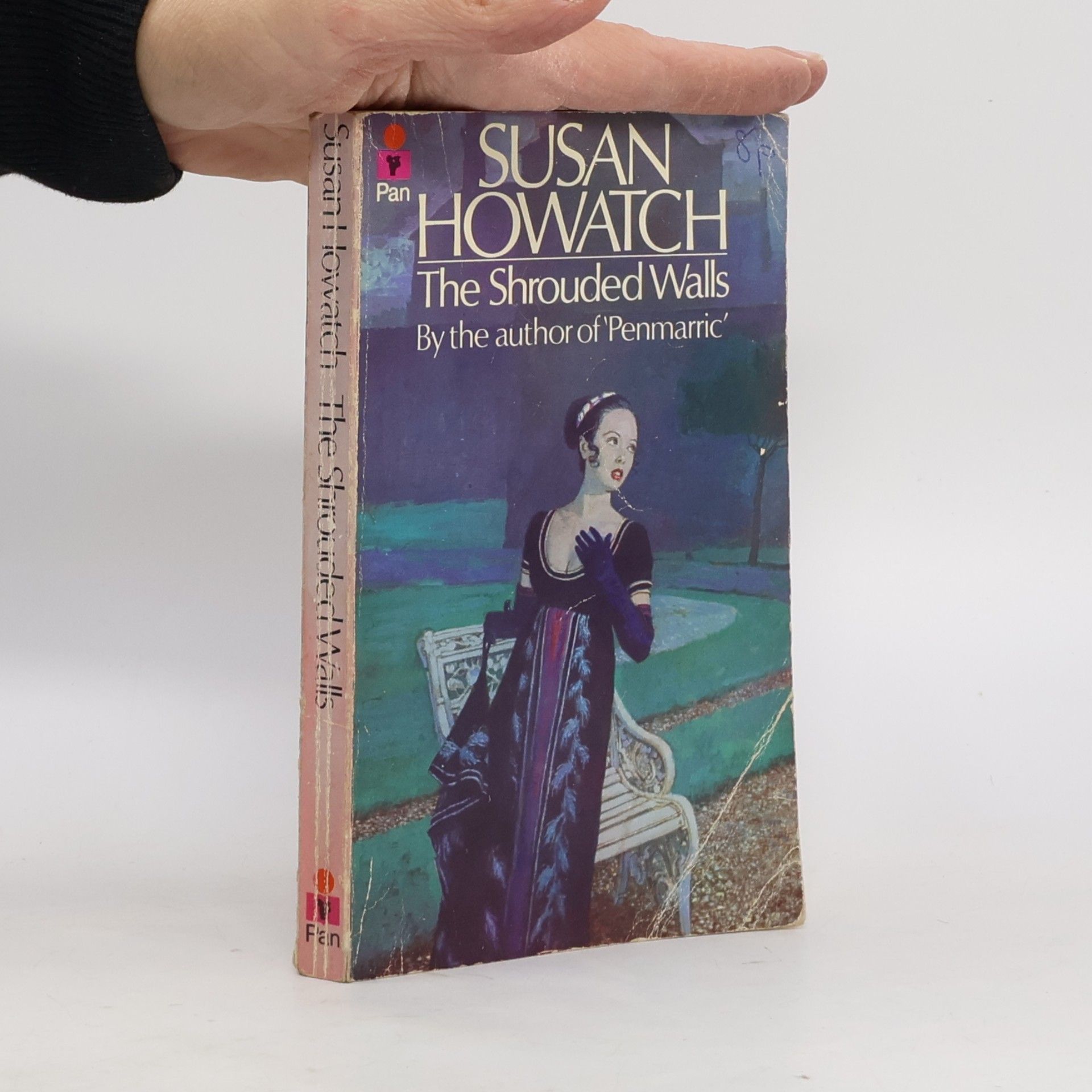 Susan Howatch The Shrouded Walls