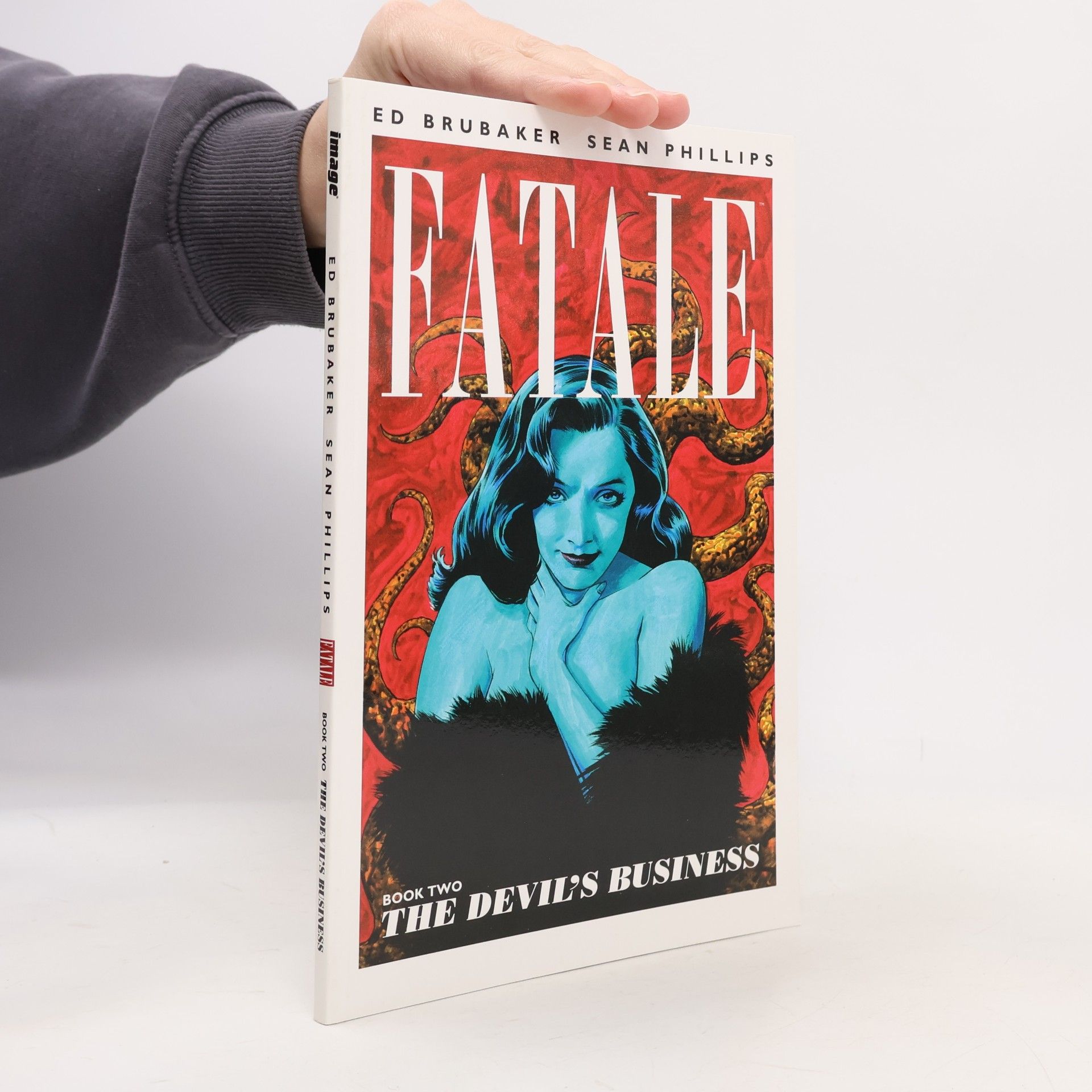 Ed Brubaker Fatale Volume 2: The Devil's Business