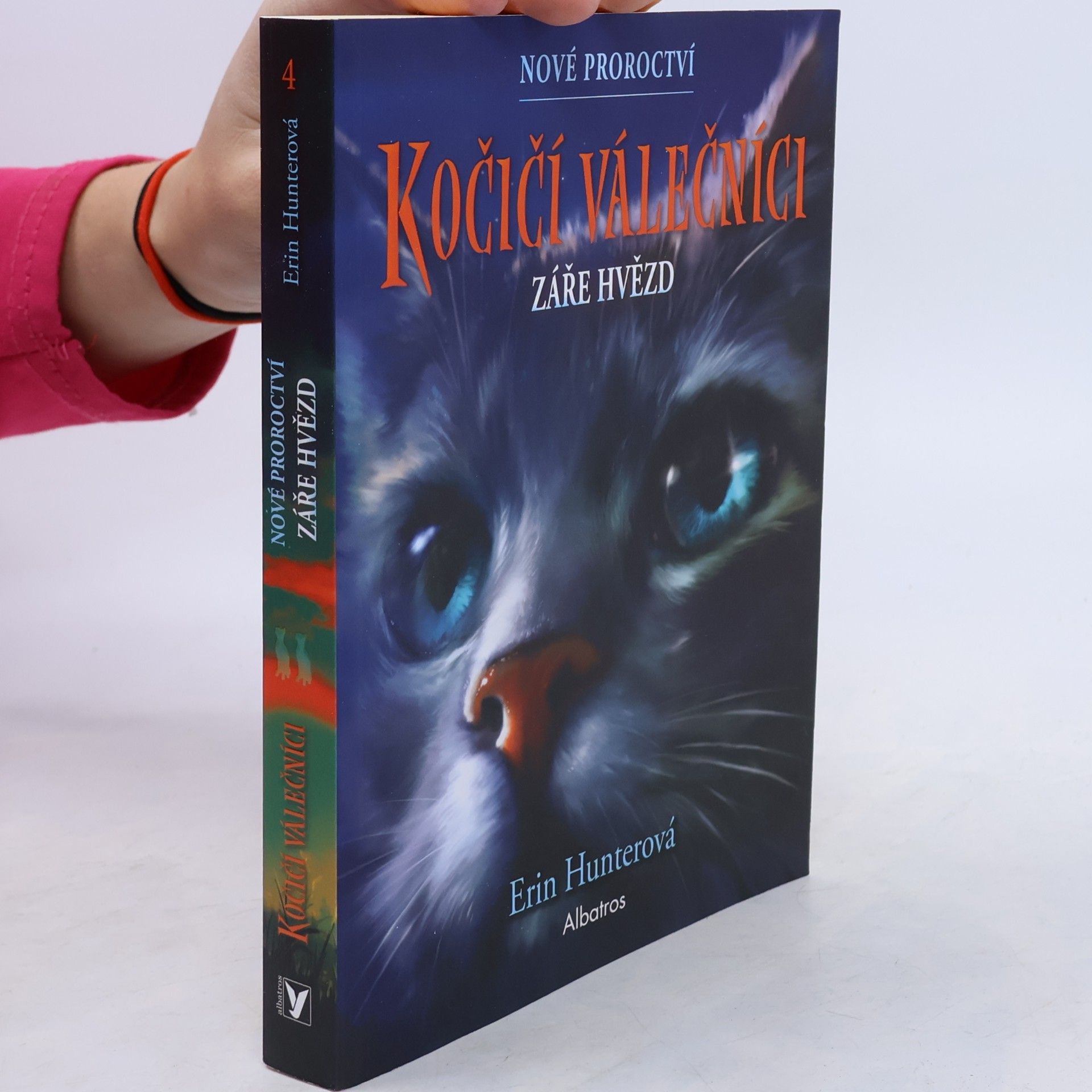 Erin Hunter Nové proroctví: Záře hvězd 4