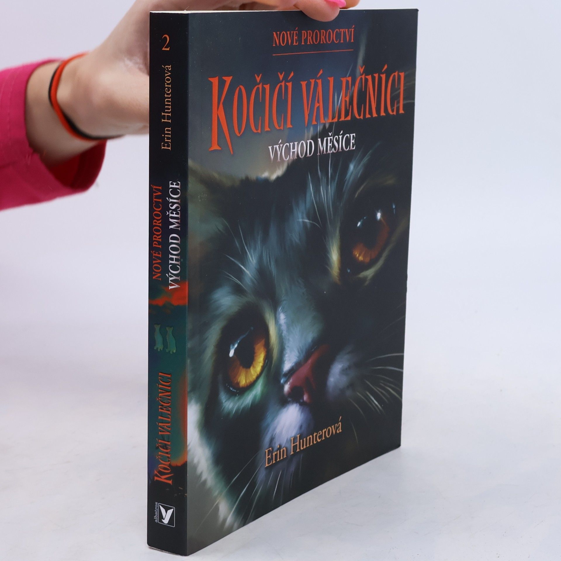 Erin Hunter Kočičí válečníci: Nové proroctví (2) - Východ měsíce
