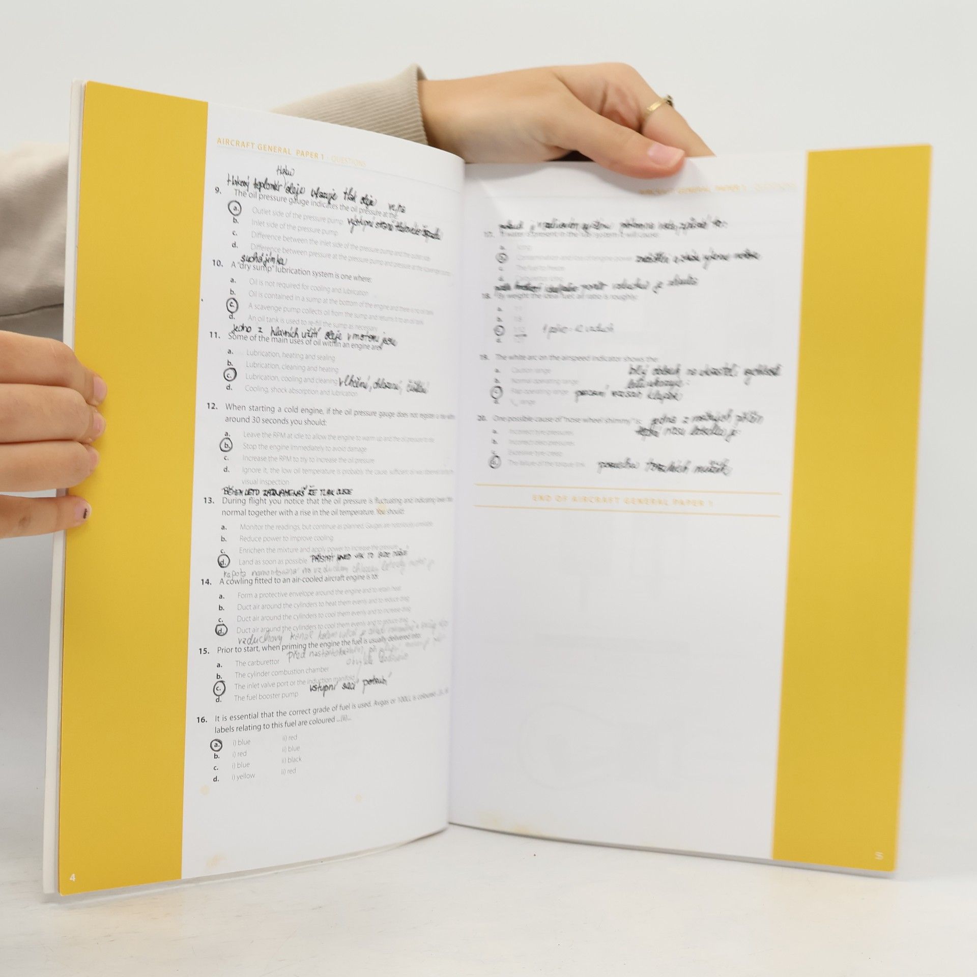 Helena B. A. Hughes Air Pilot's Manuals - 8: EASA (A) Questions, Answer & Explanations