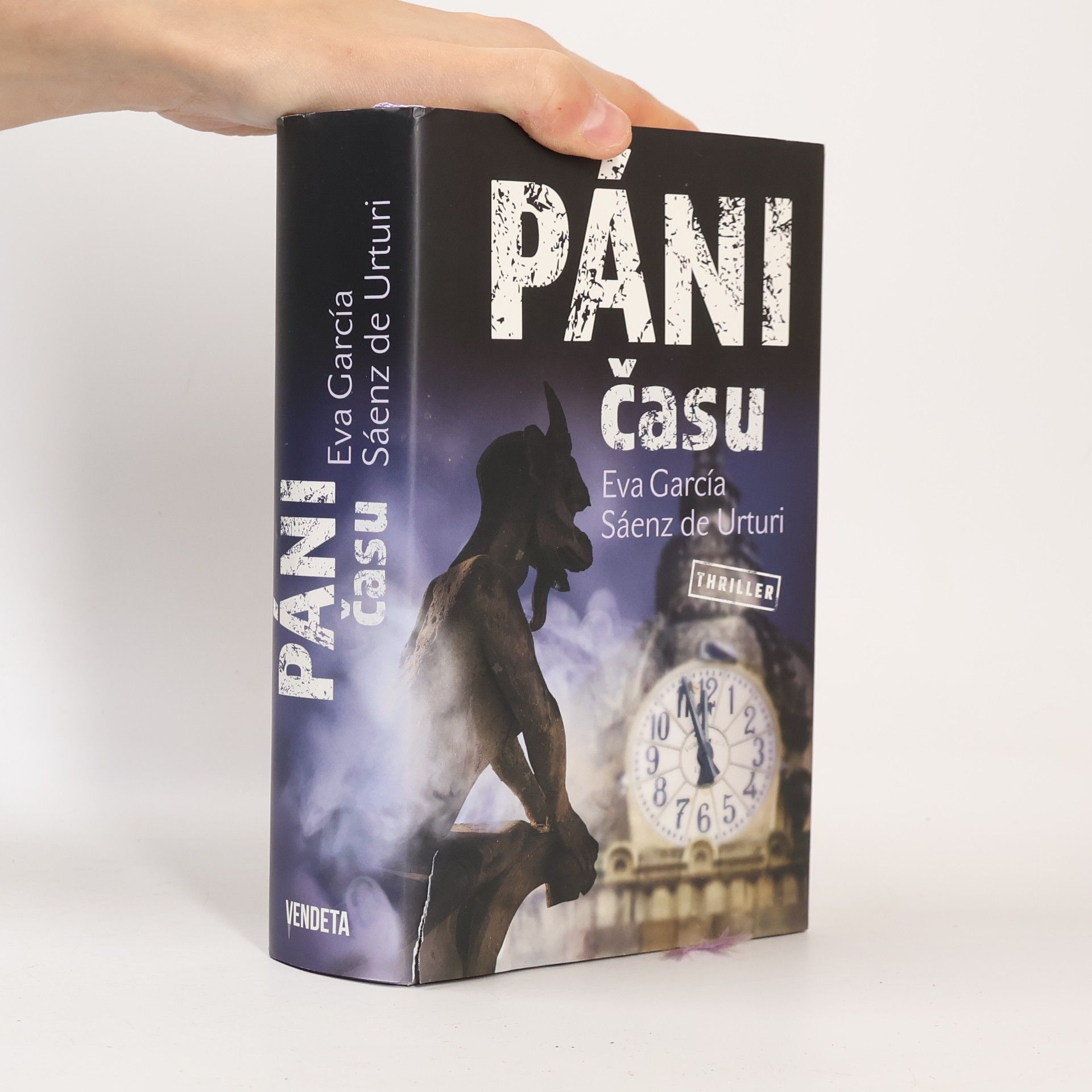 Eva García Sáenz Páni času