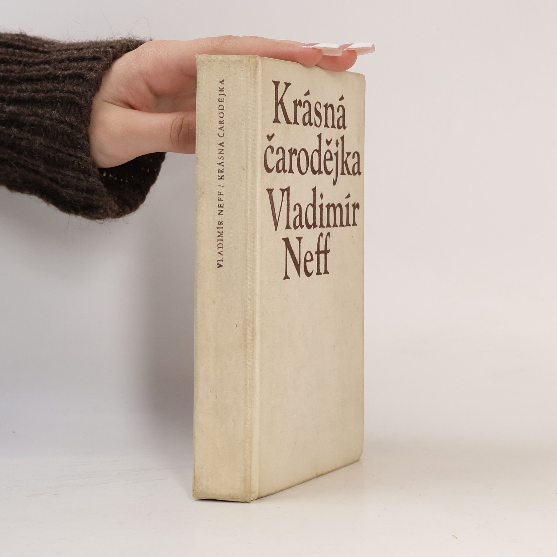 Vladimír Neff Krásná čarodějka