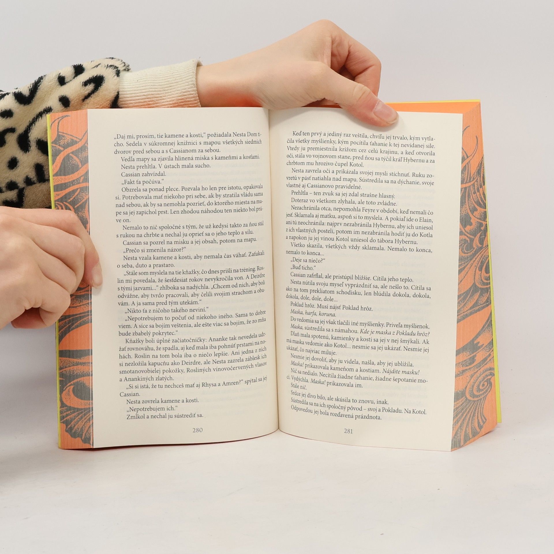 Sarah J. Maas Na dvore zo strieborných plameňov