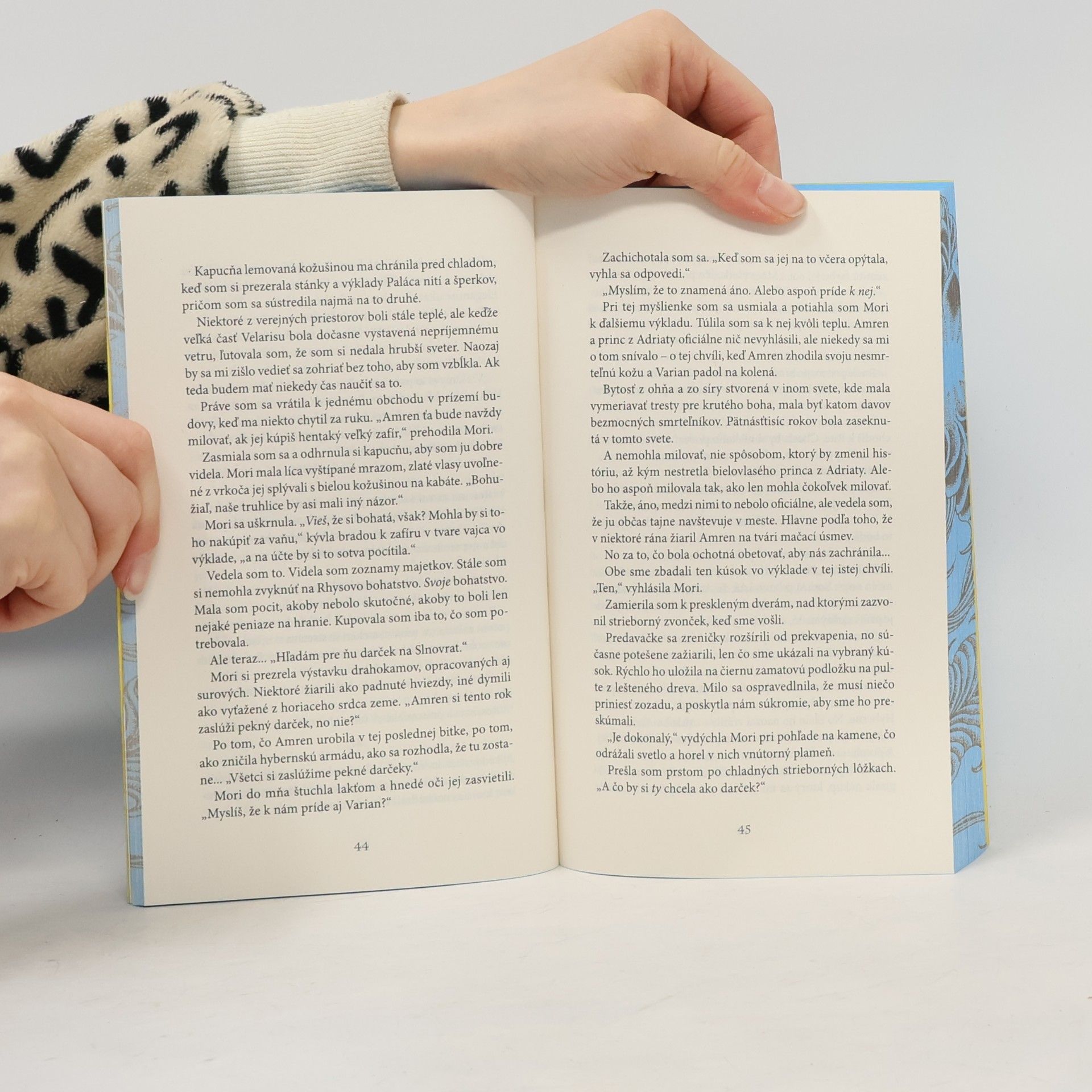 Sarah J. Maas Na dvore z hviezd a mrazu