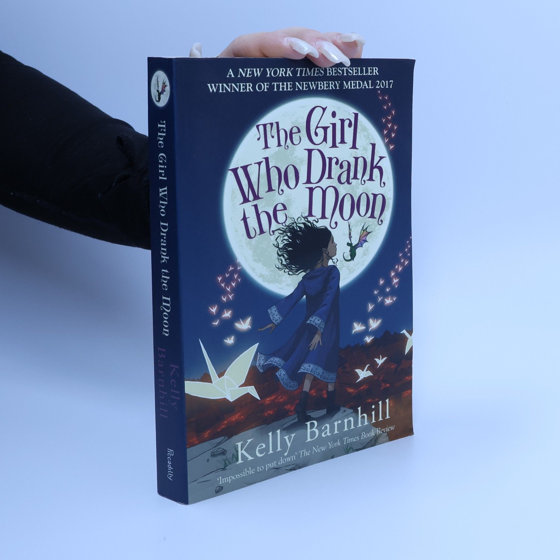 Kelly Barnhill The Girl Who Drank The Moon