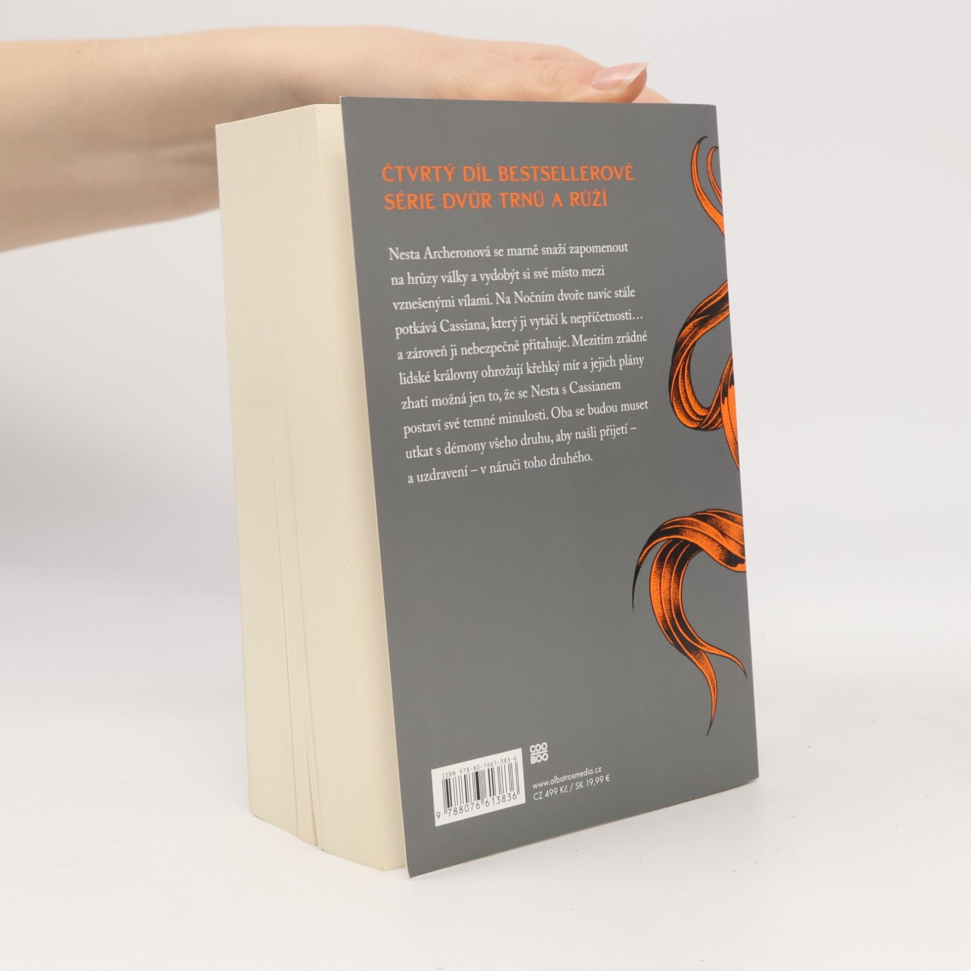Sarah J. Maas Dvůr stříbrných plamenů