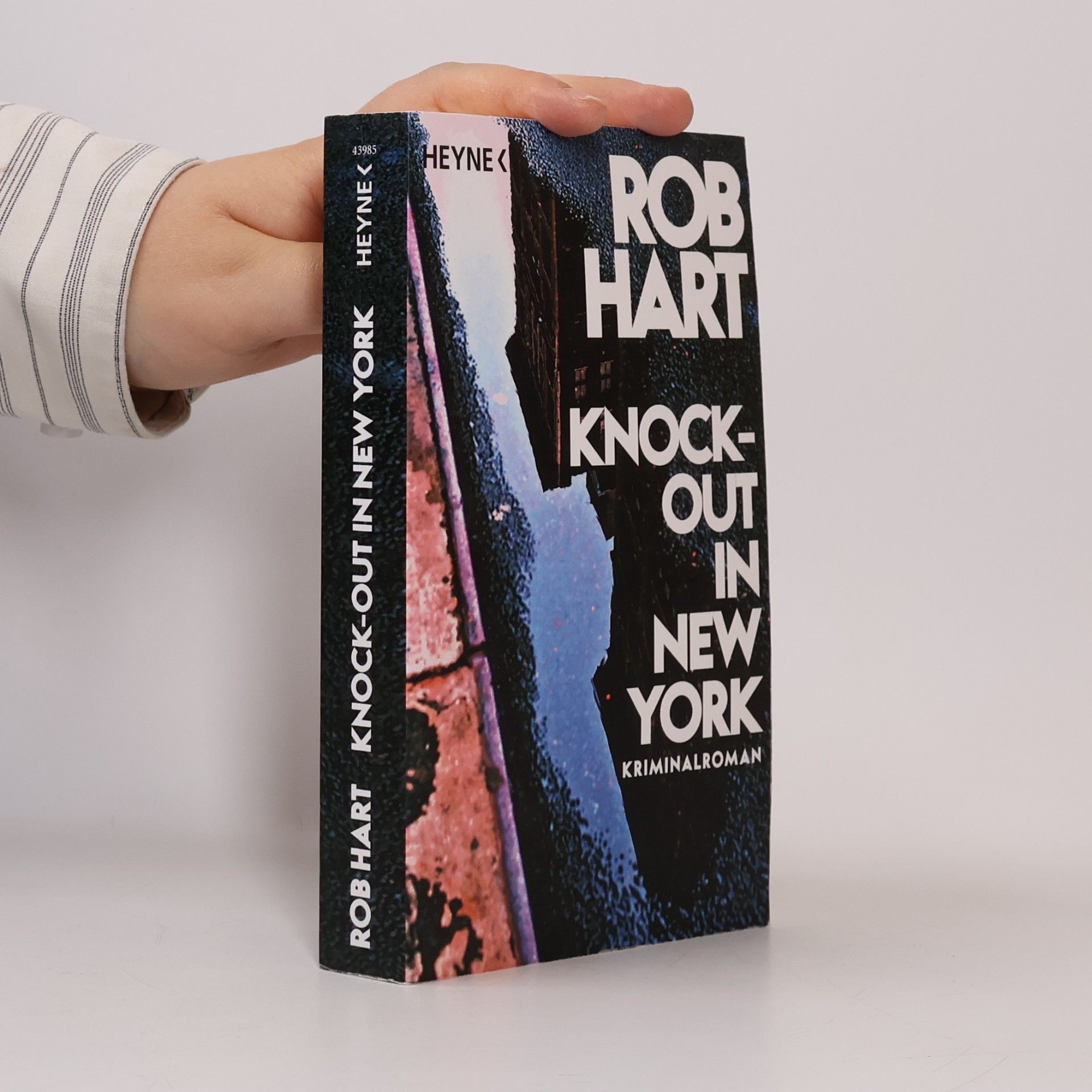 Rob Hart Knock-out in New York