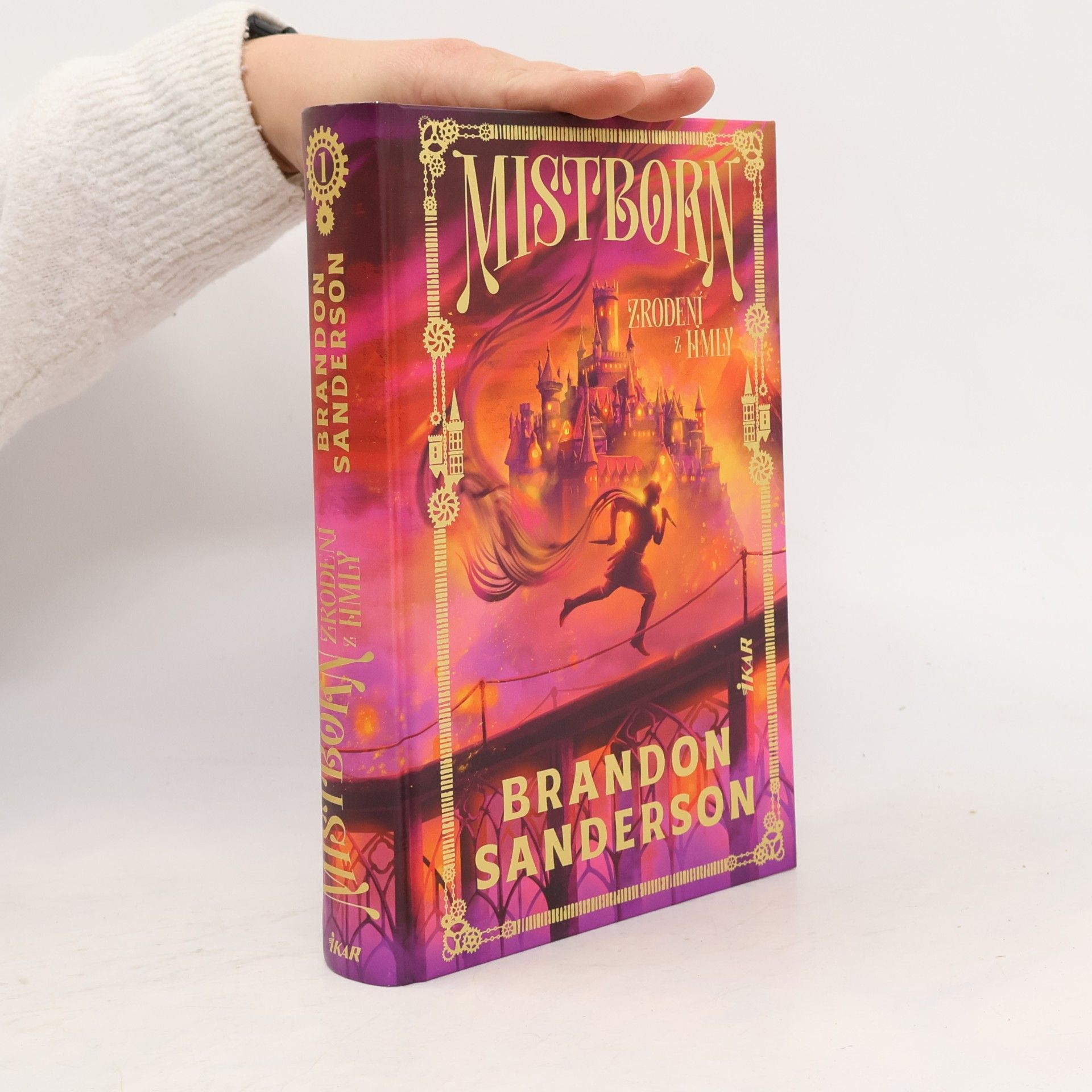 Brandon Sanderson Mistborn: Zrodení z hmly