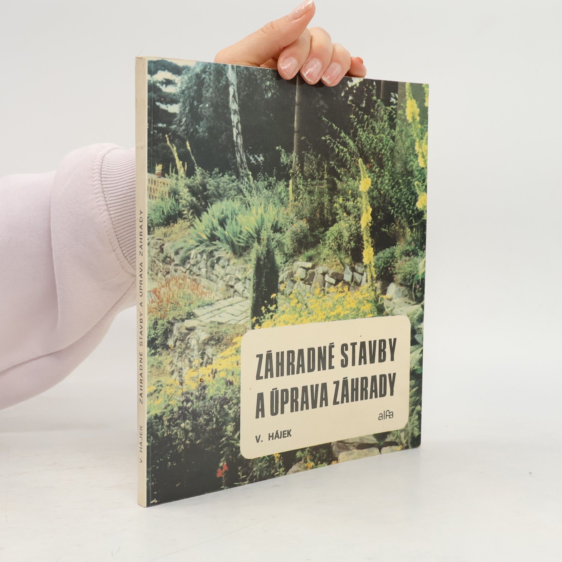 Záhradné stavby a úprava záhrady