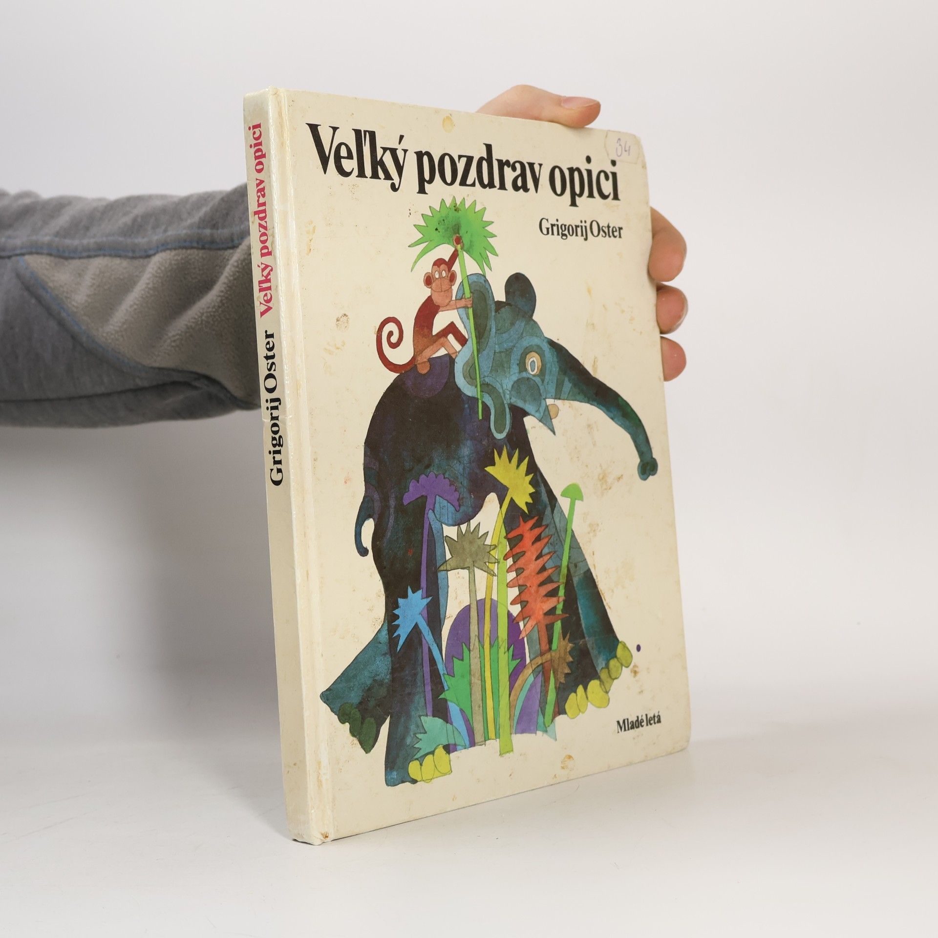 Veľký pozdrav opici