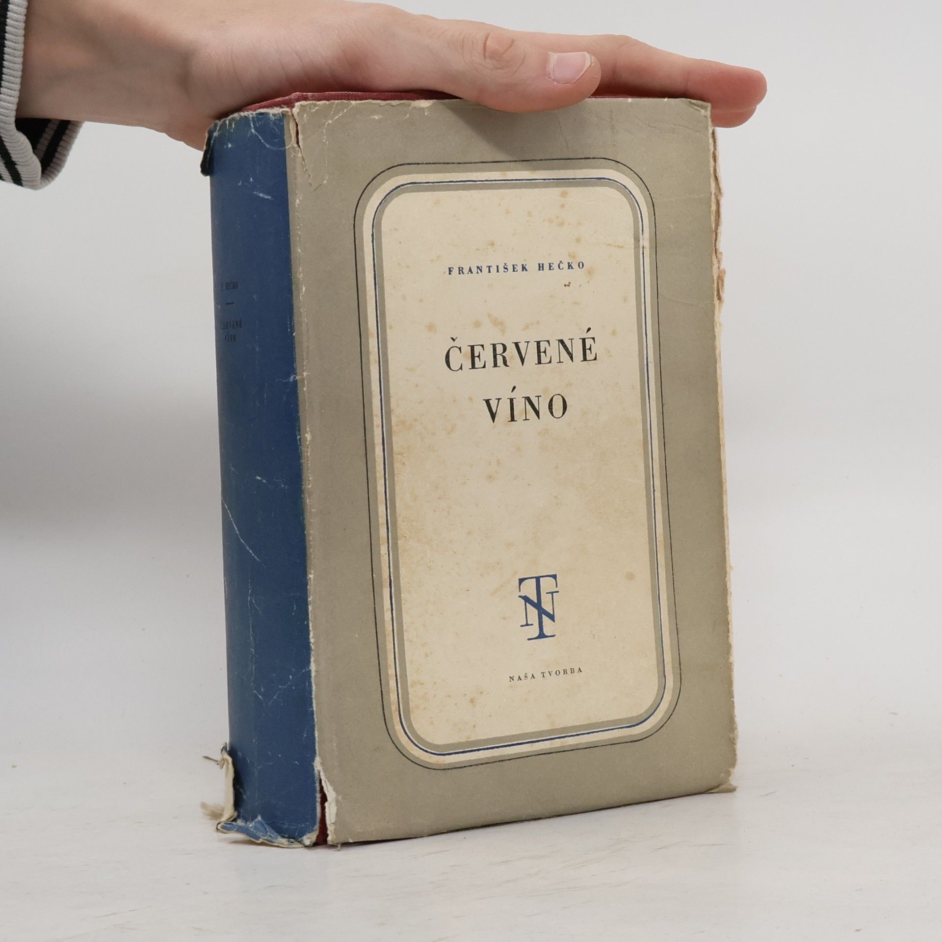 František Hečko Červené víno