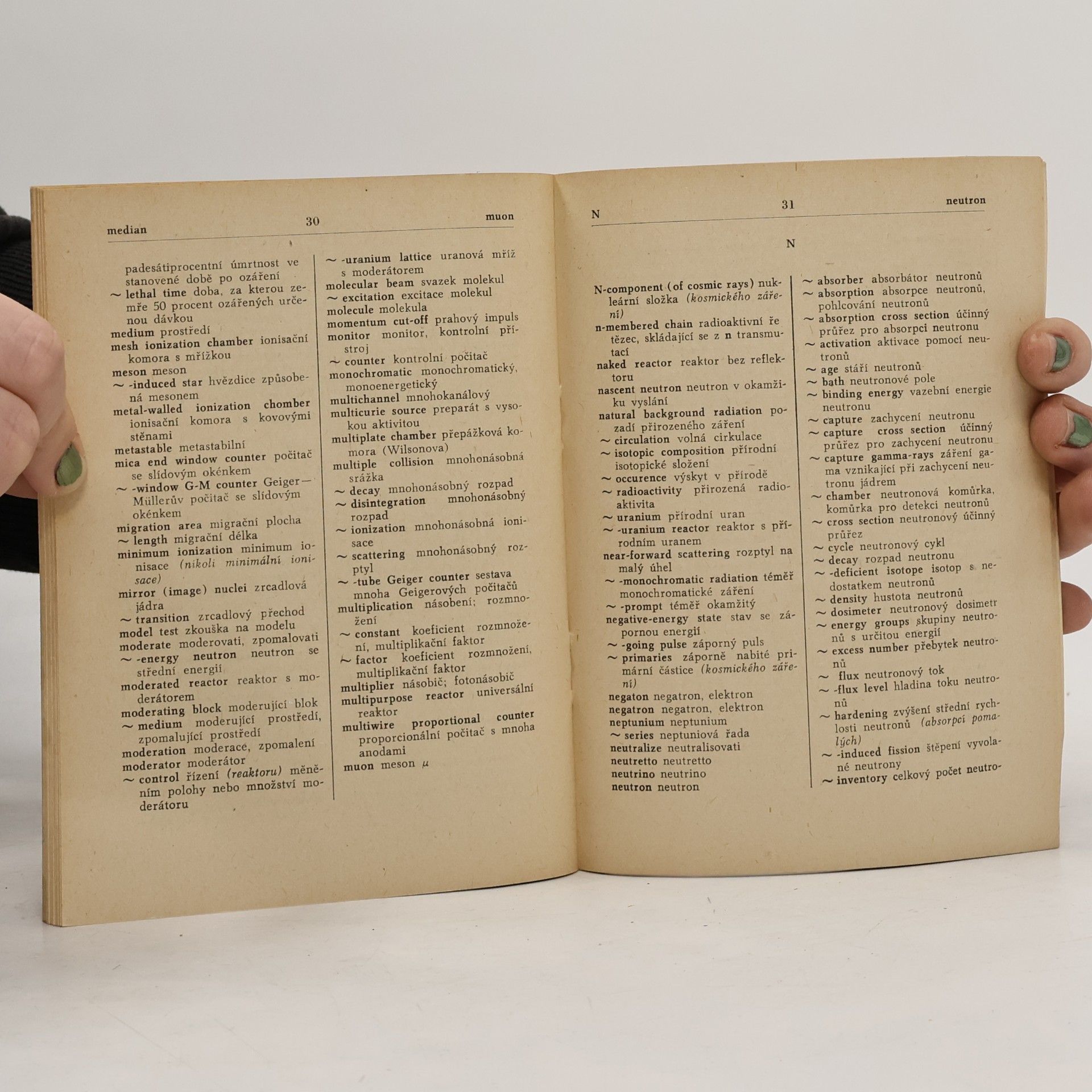 Ivan Řezanka Anglicko-český slovníček z jaderné fysiky a technologie